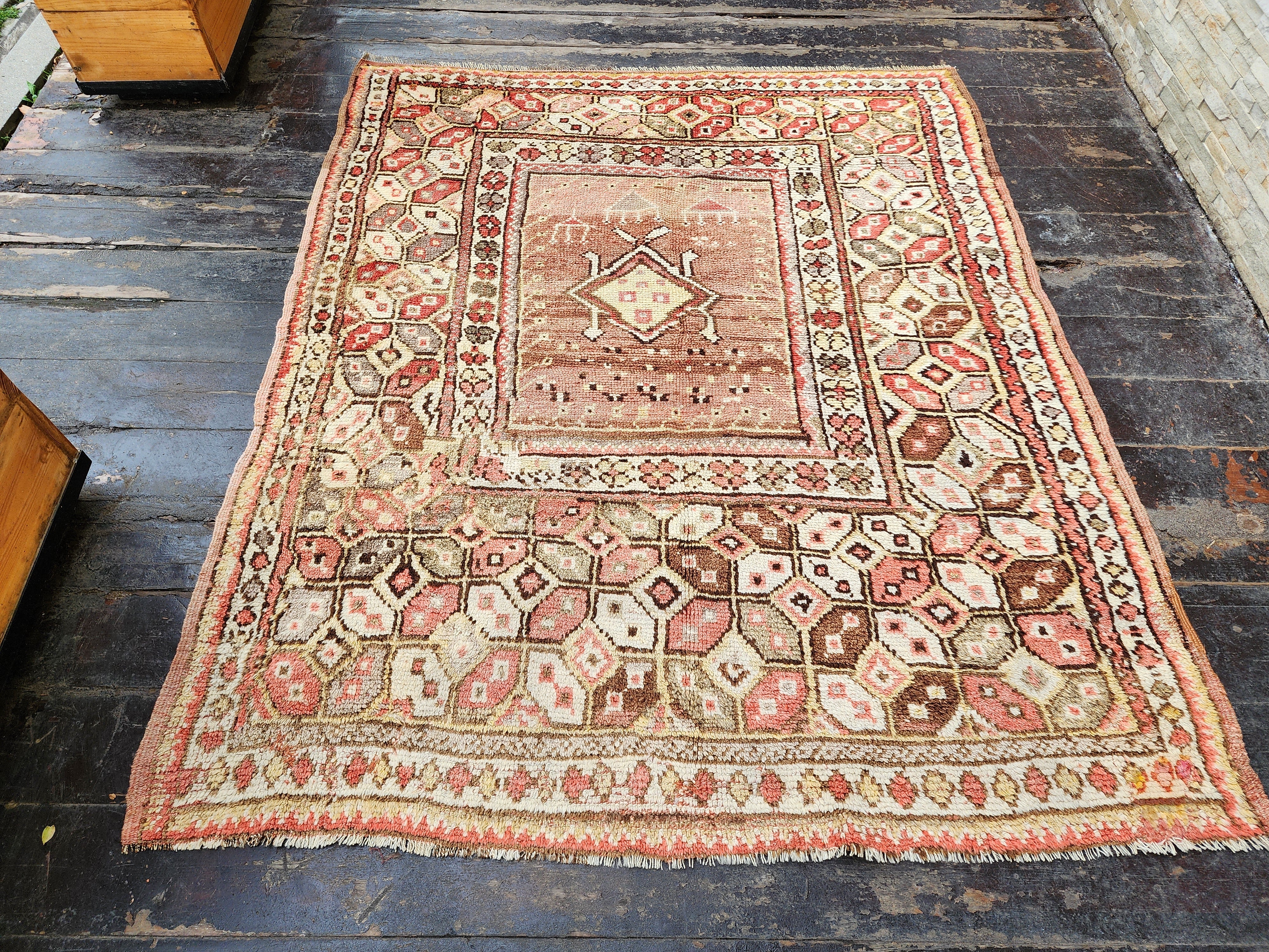 antique Milas Wool Small Rug — detail texture