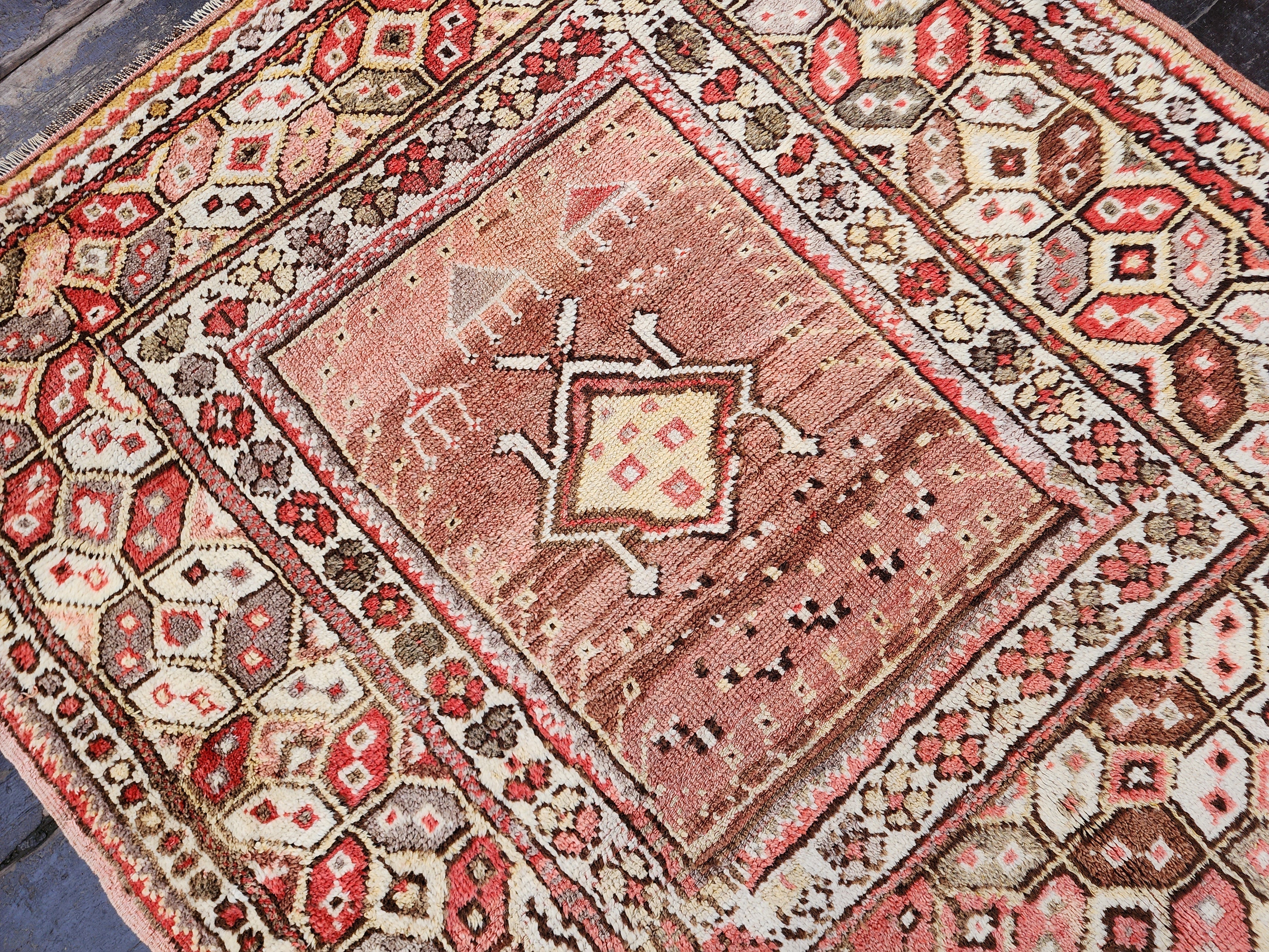 antique Milas Wool Small Rug — colour close-up