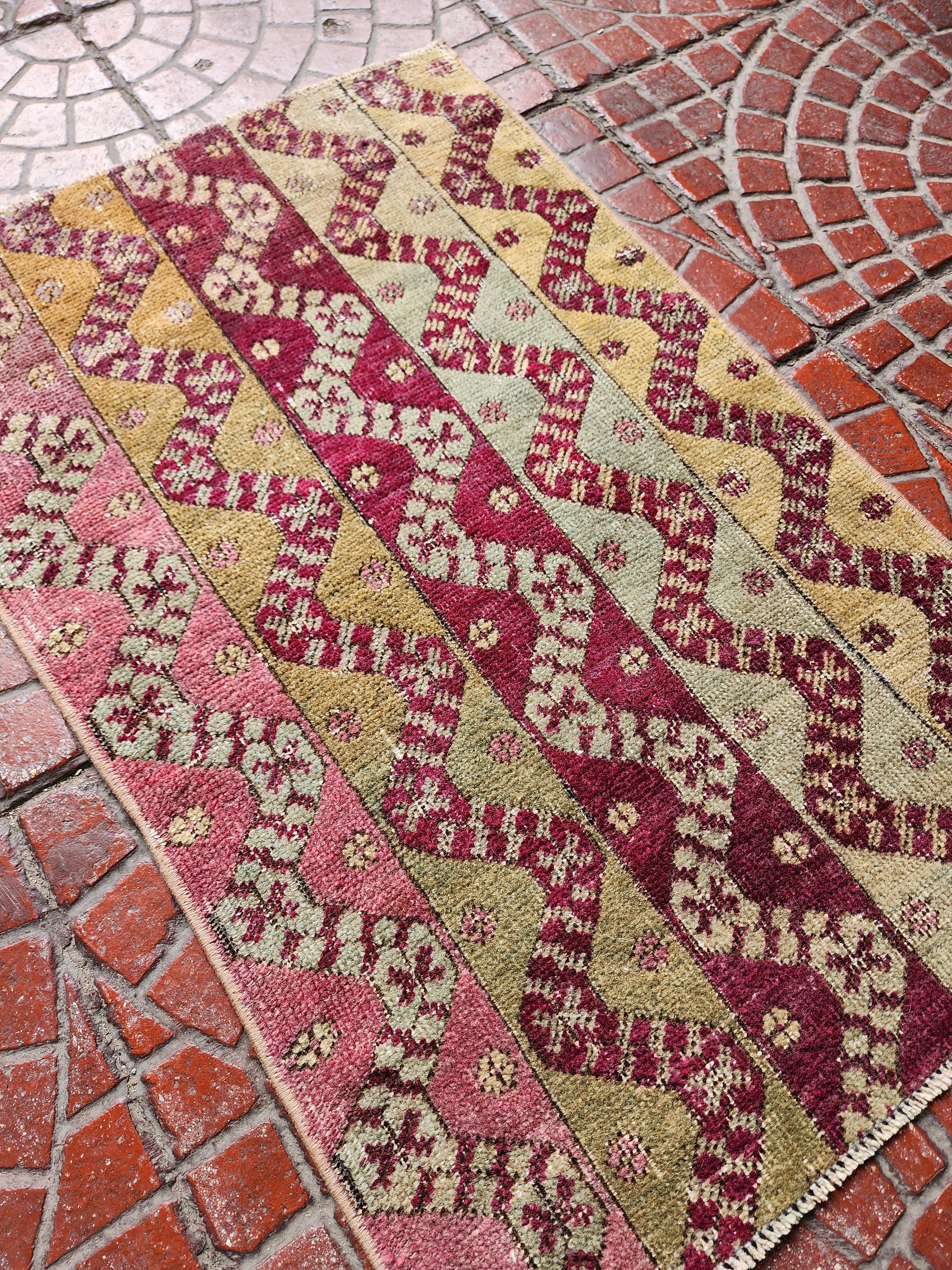 antique Anatolian Small Rug — pattern close-up