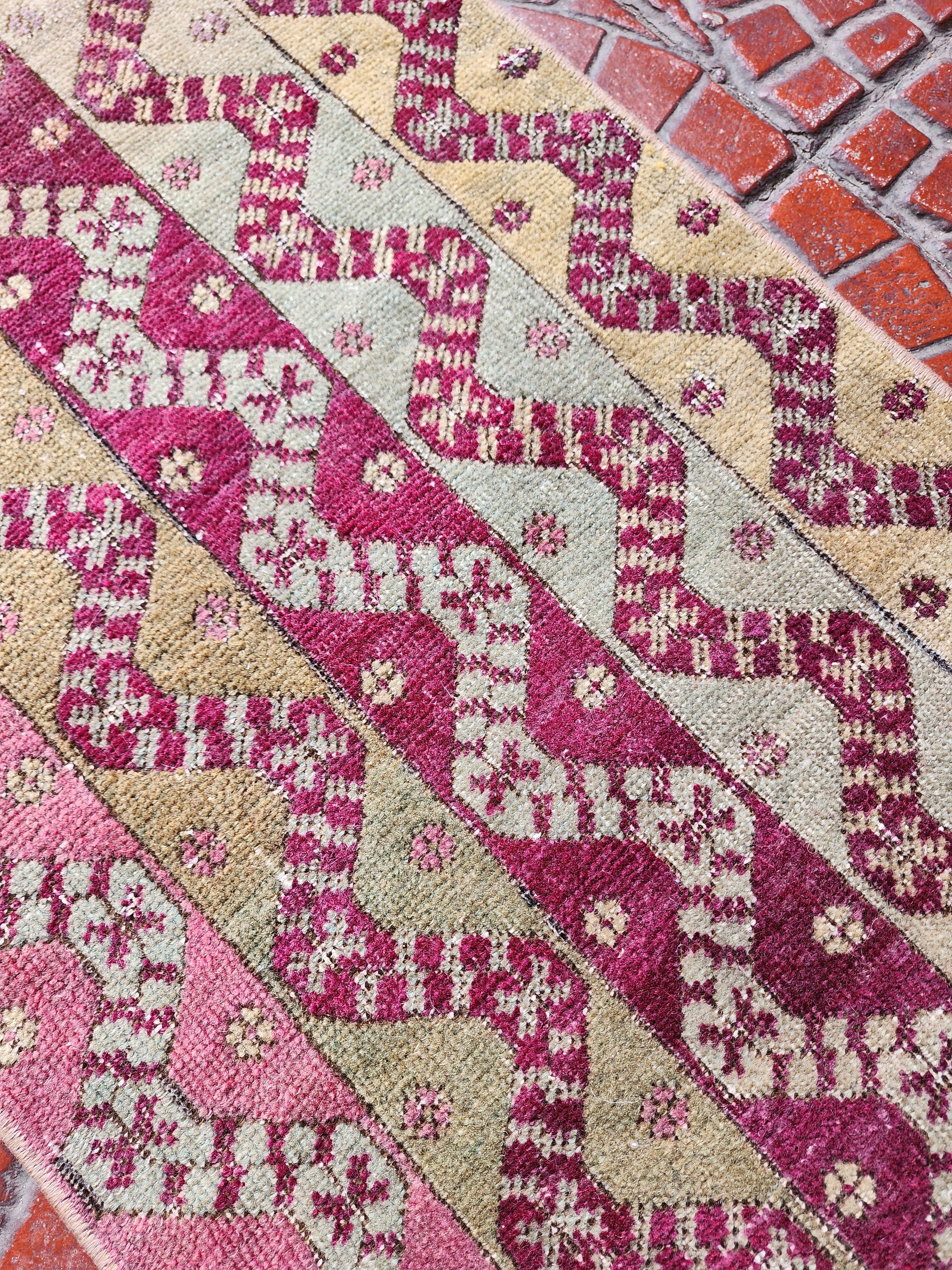 antique Anatolian Small Rug — border pattern