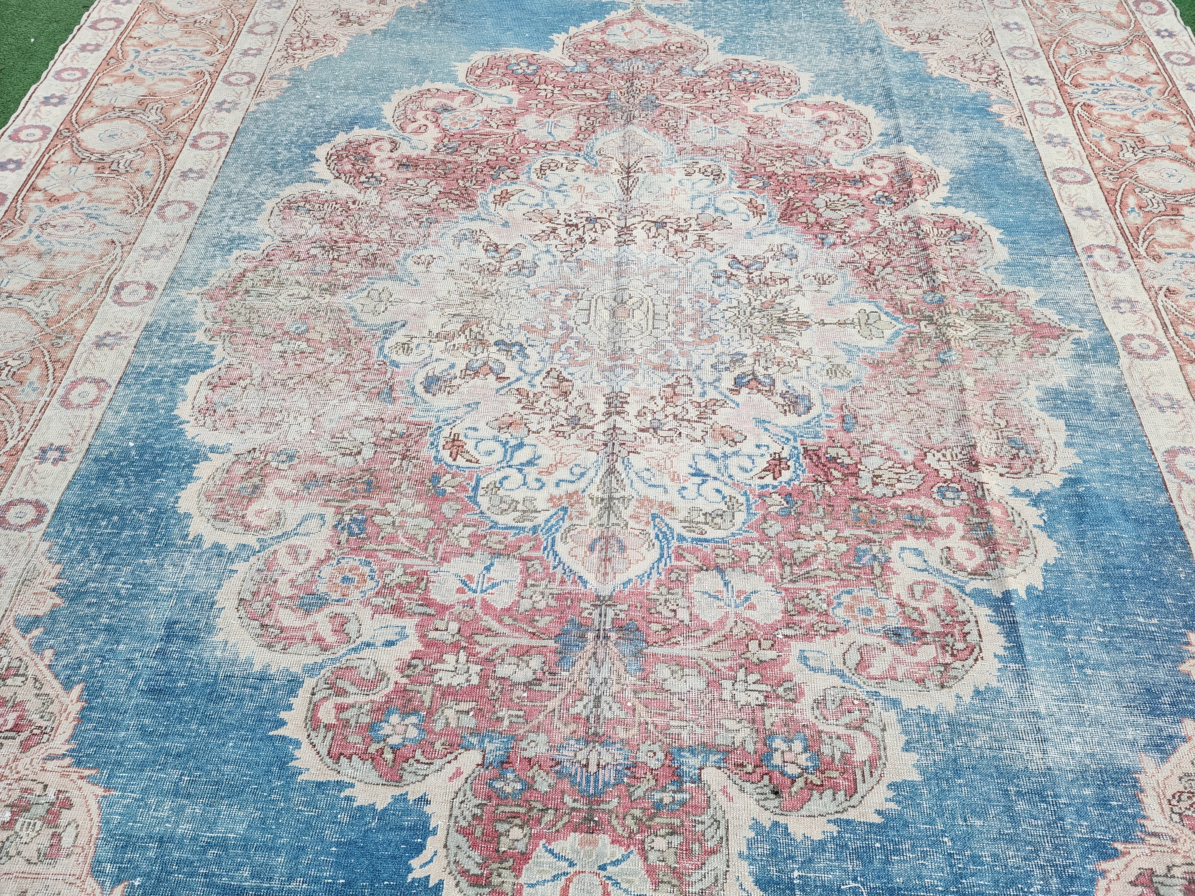 vintage Kayseri Wool Large Area Rug — border pattern