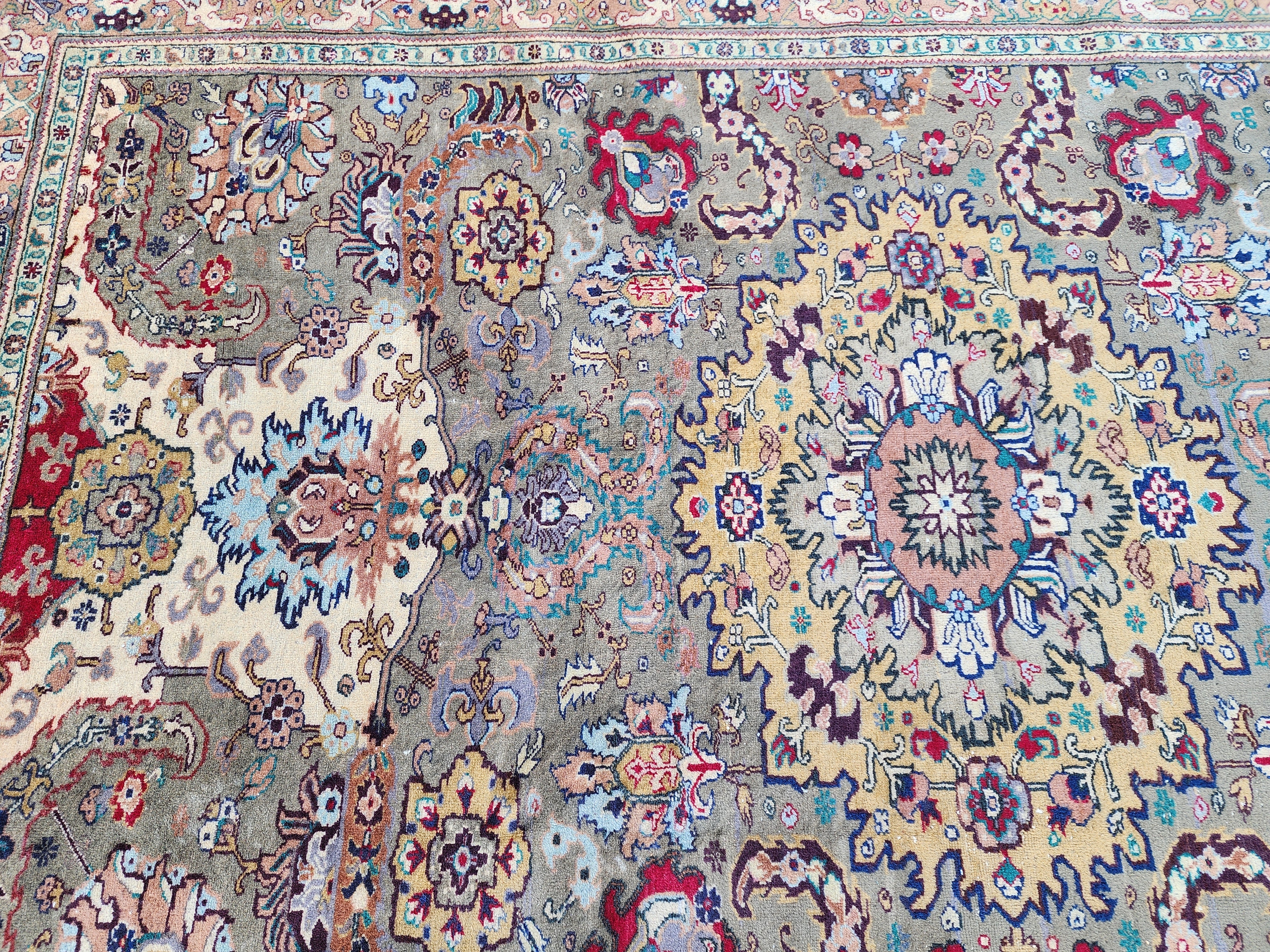 vintage Kayseri Wool Large Area Rug — border pattern