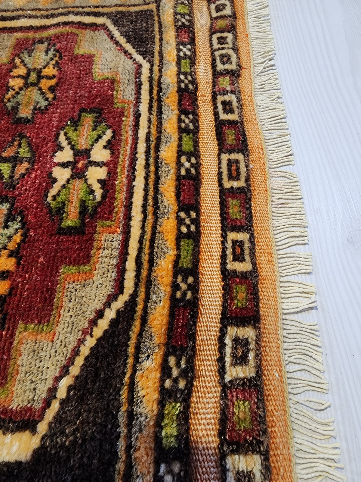 vintage Kars Kurdish Wool Rug, Handmade Anatolian Tribal, Boho Rustic Decor (2'x3') — colour close-up