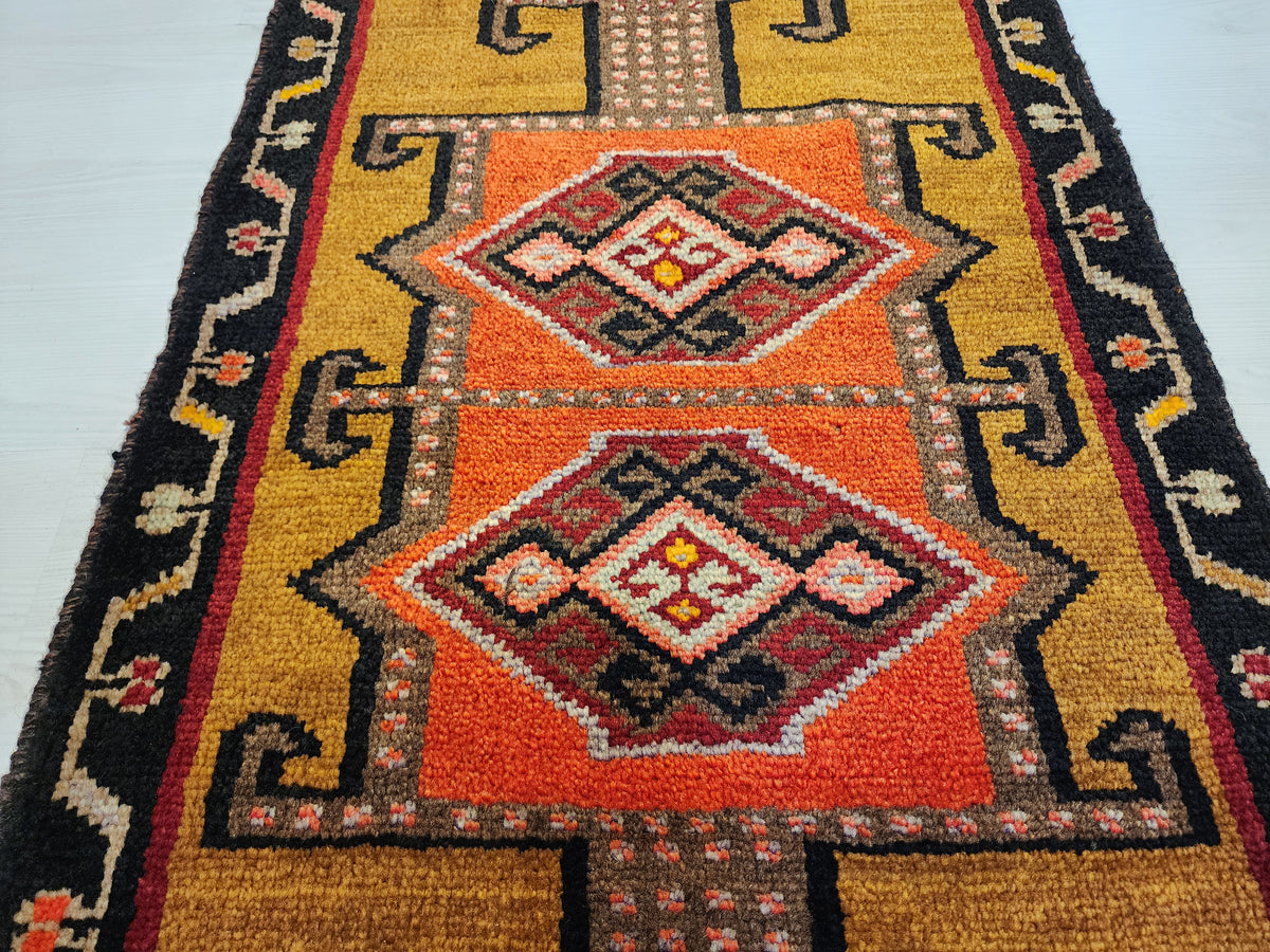 vintage Kars Kurdish Rug, Handwoven Anatolian Wool Tribal Carpet, Boho Rustic Decor (2'11" x 1'11") — corner detail