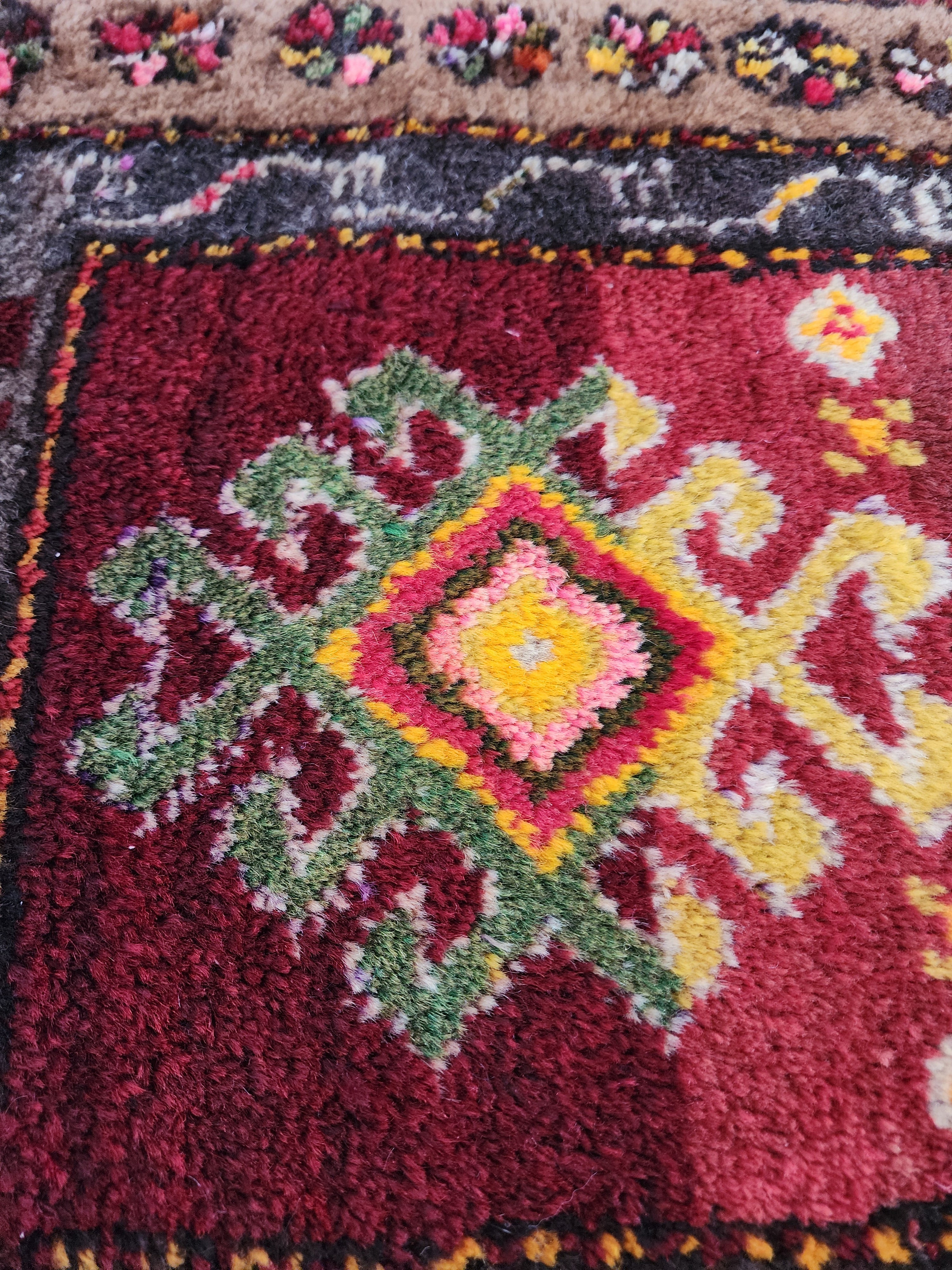 vintage Kars Wool Small Rug — corner detail