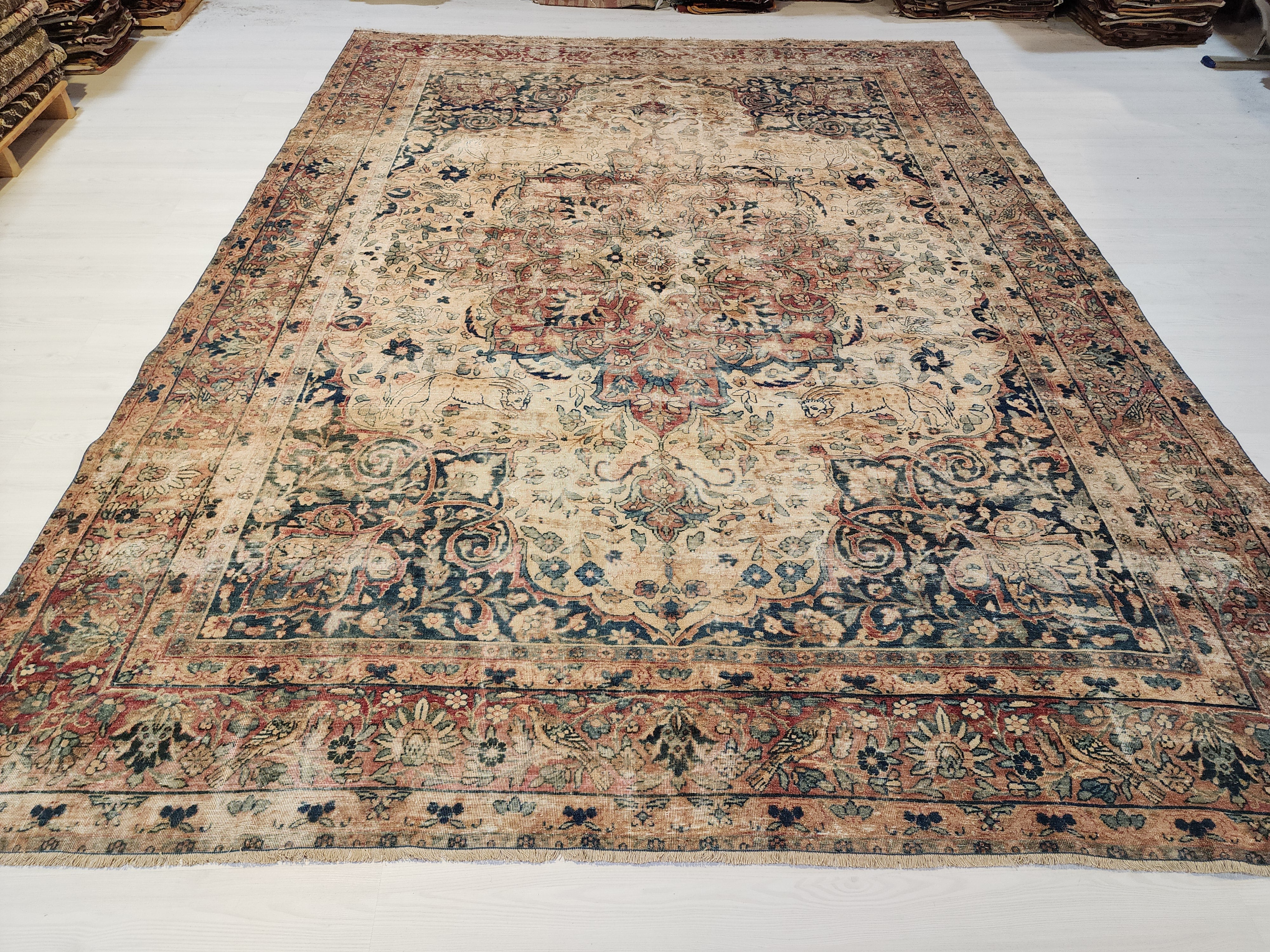 Handmade Antique Turkish Wool Rug: Floral Medallion, 11x8