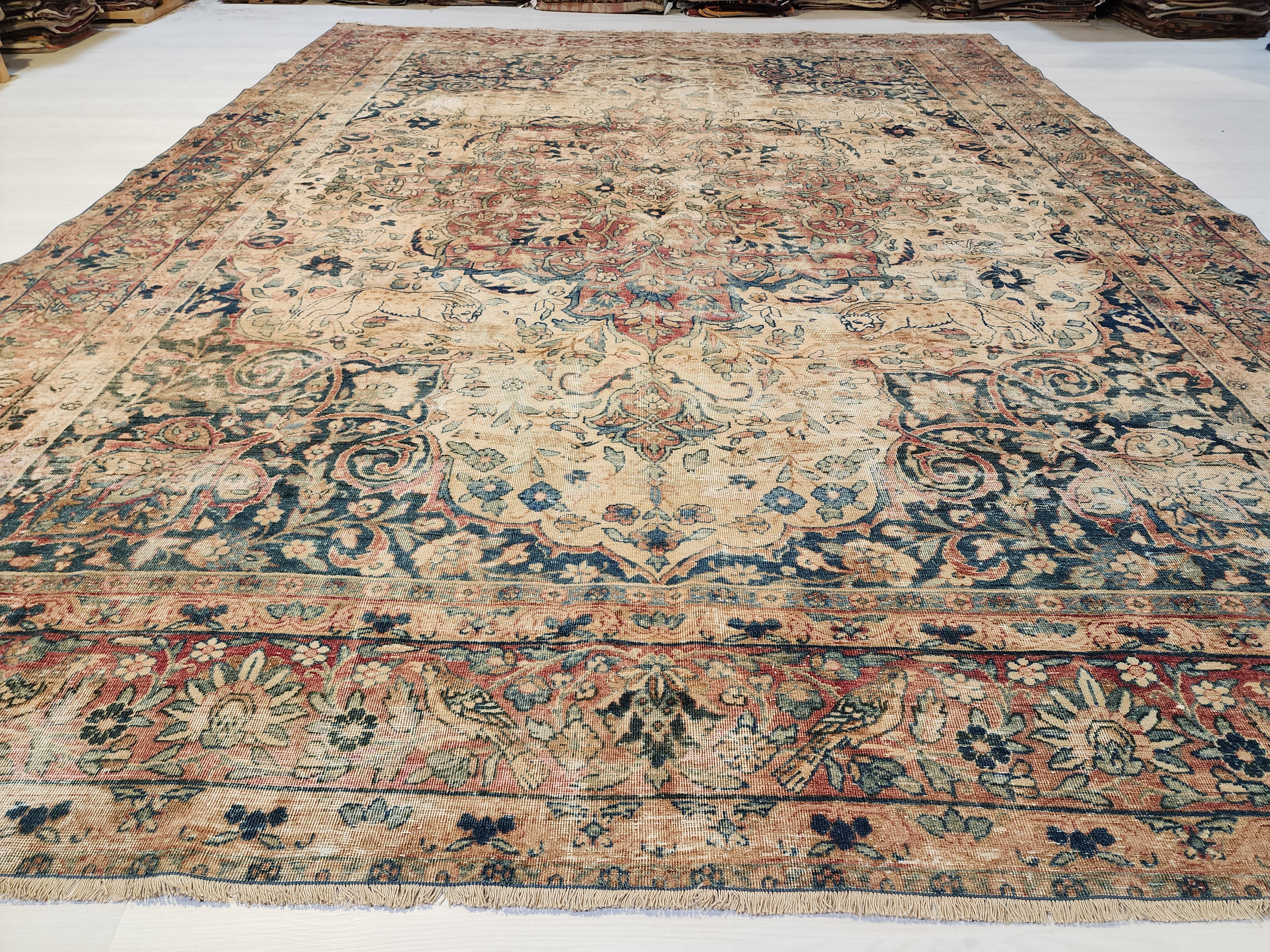 Handmade Antique Turkish Wool Rug: Floral Medallion, 11x8
