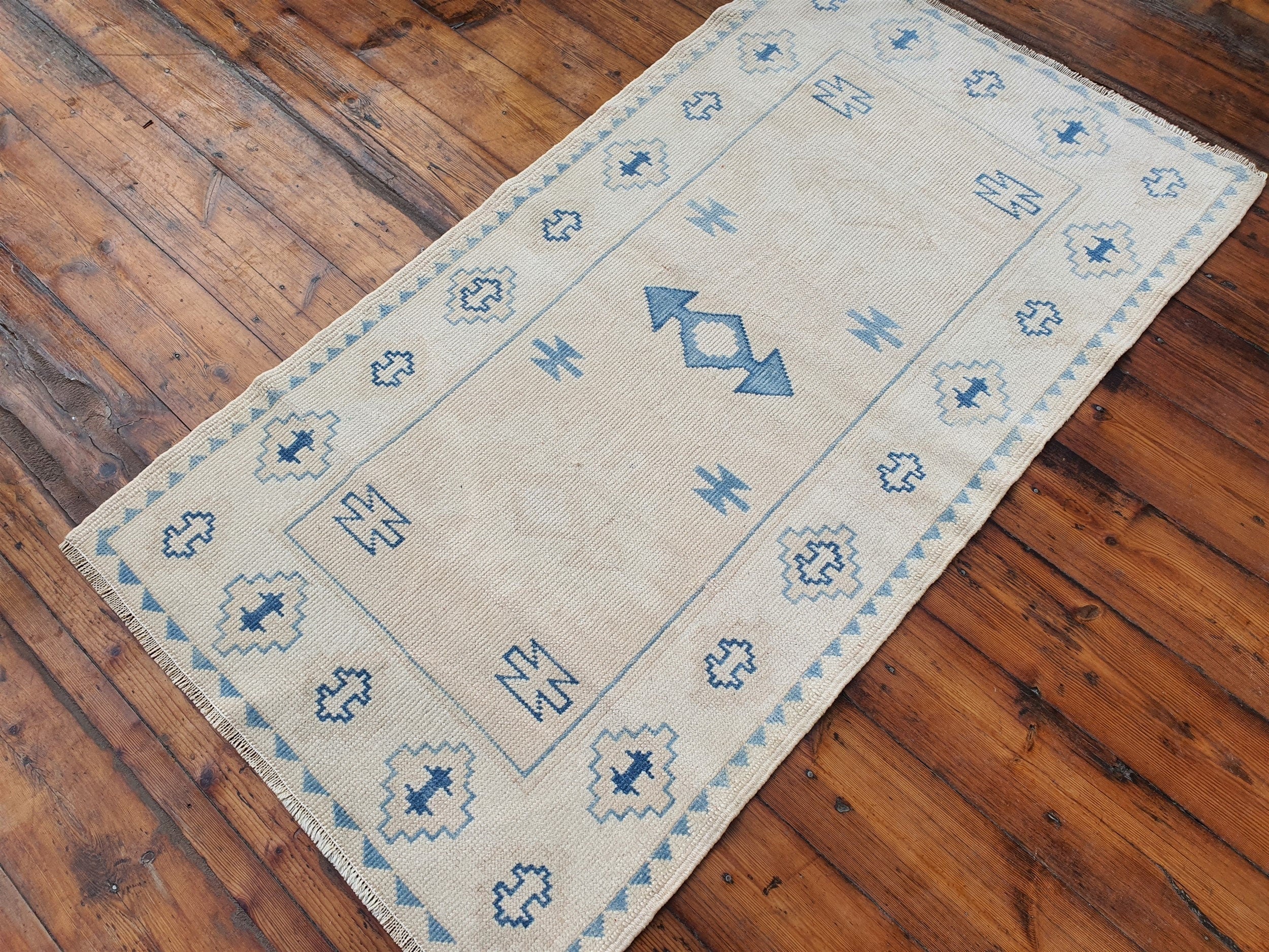 antique Oushak Wool Small Rug — detail texture