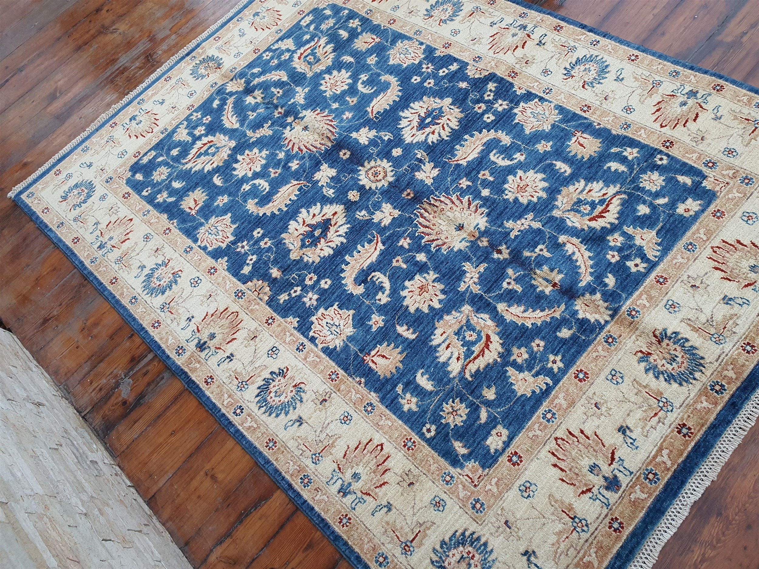 vintage Oushak Wool Area Rug — corner detail