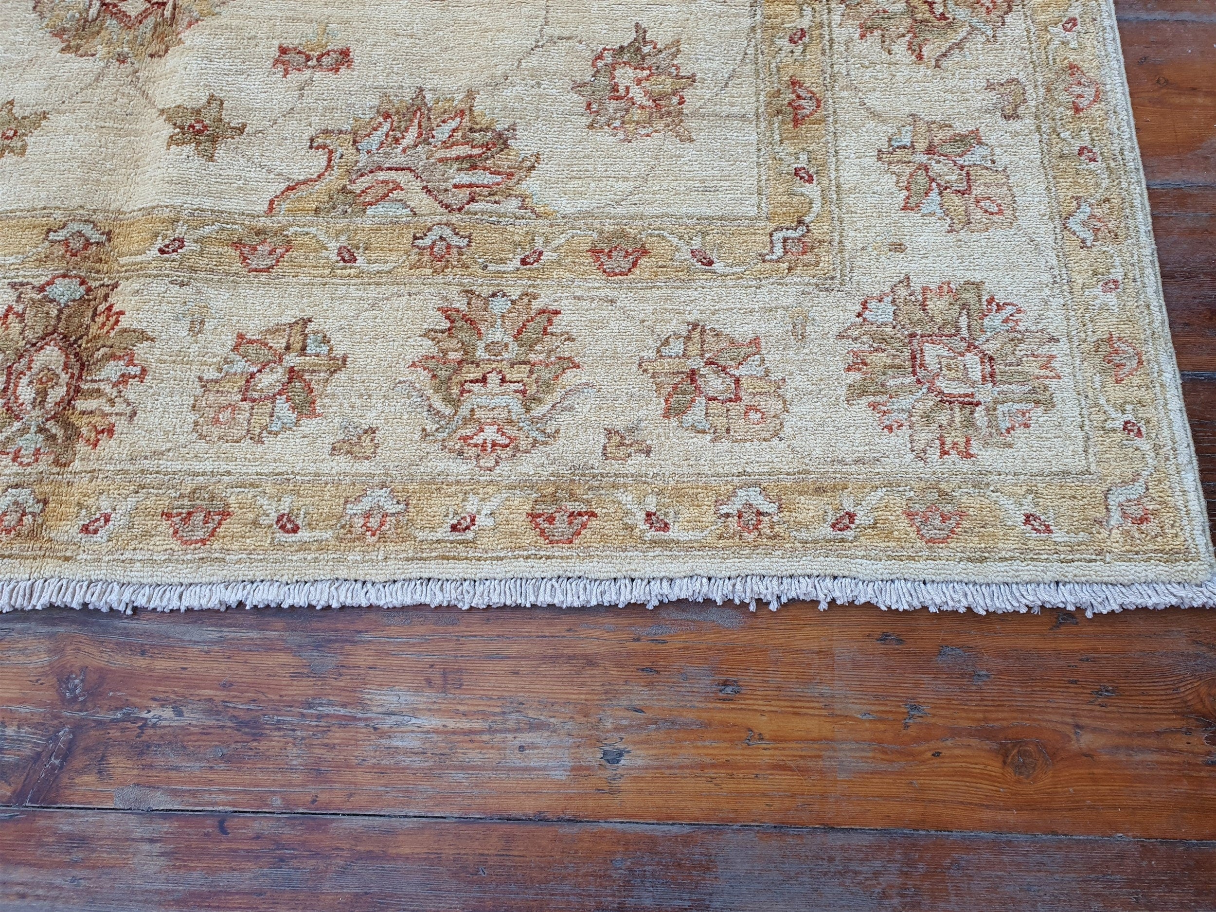 vintage Oushak Wool Area Rug — corner detail