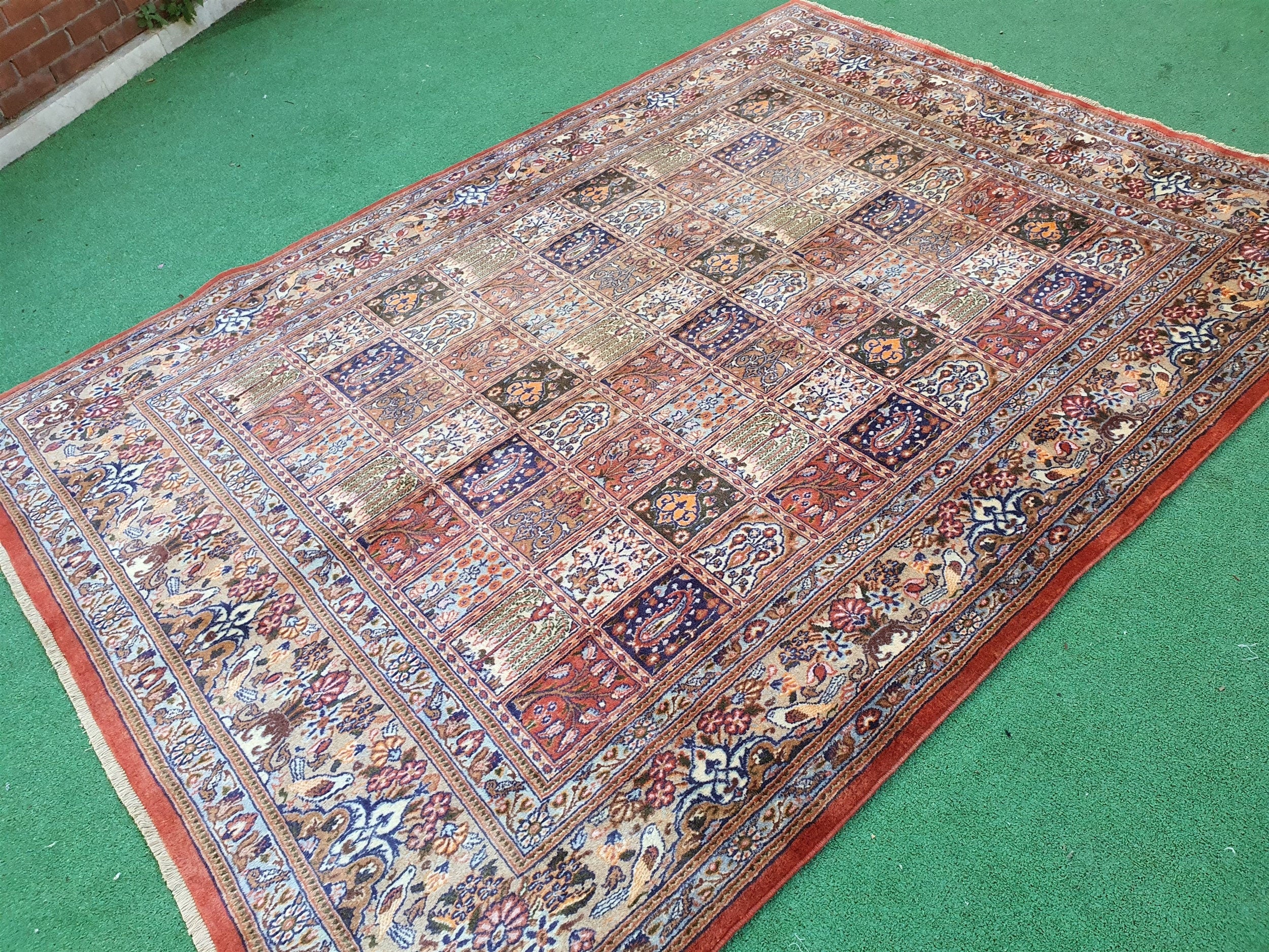 vintage Anatolian Wool Area Rug — pattern close-up