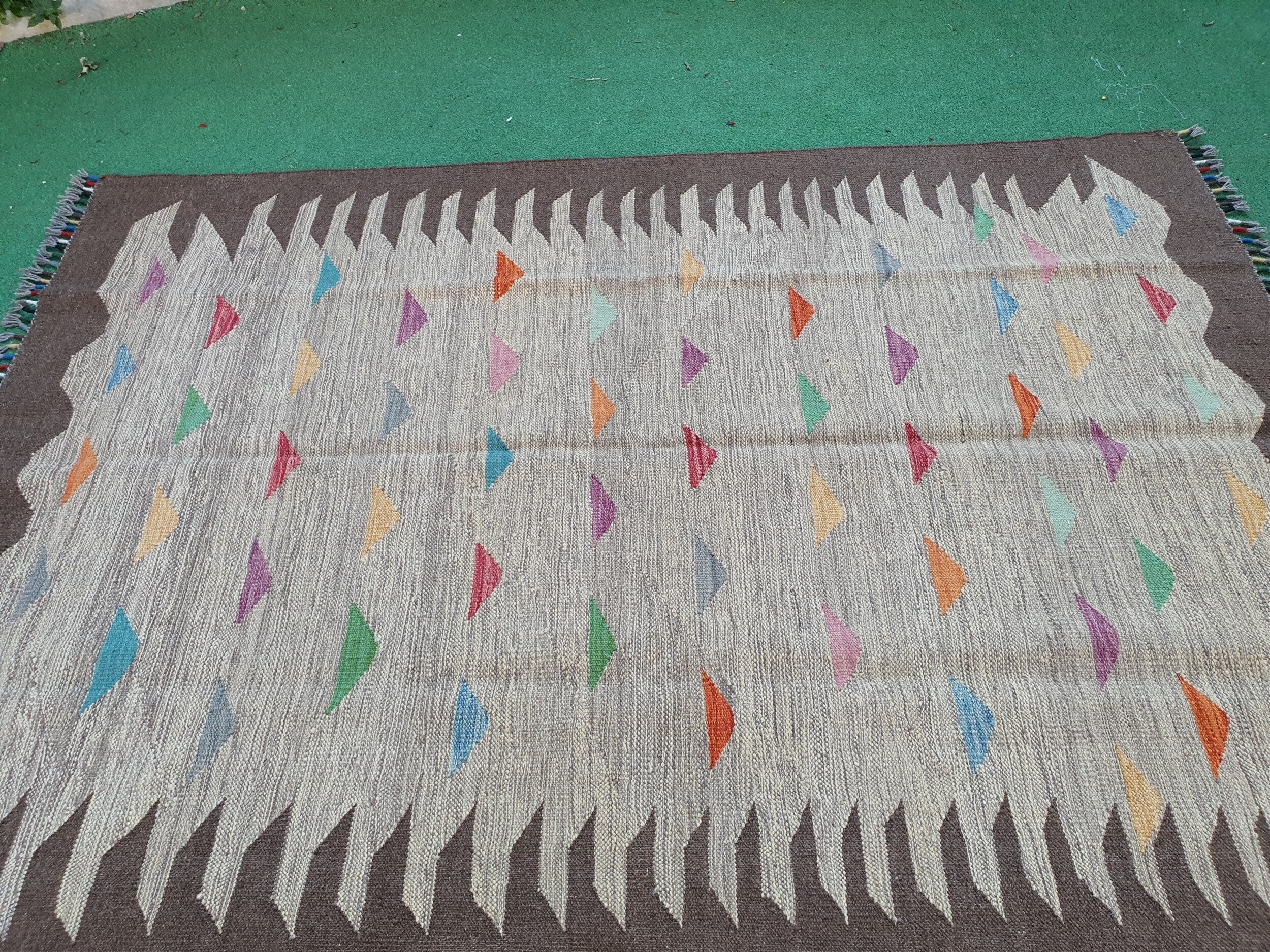 vintage Oushak Wool Small Rug — pattern close-up