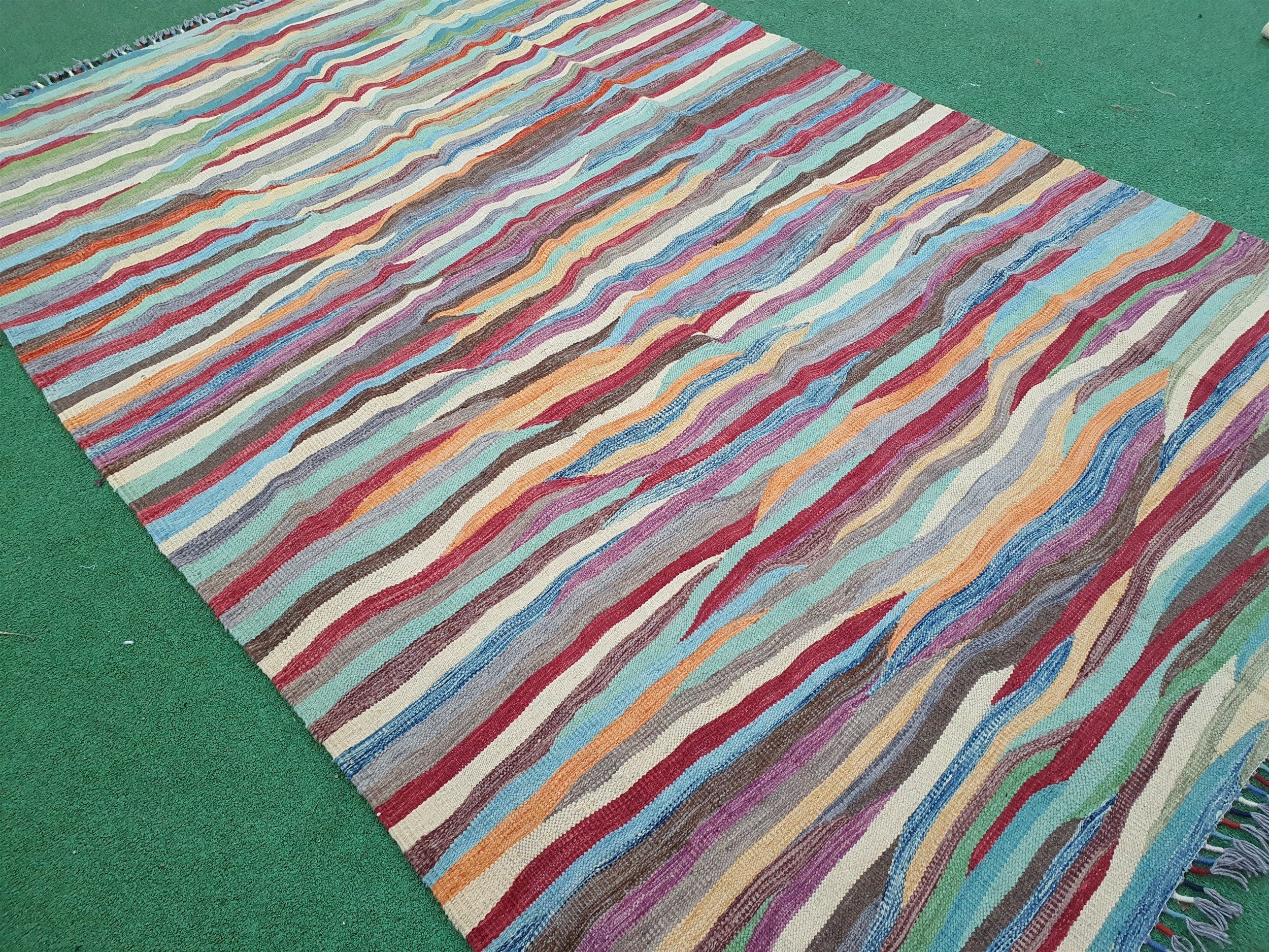 vintage Oushak Wool Area Rug — pattern close-up