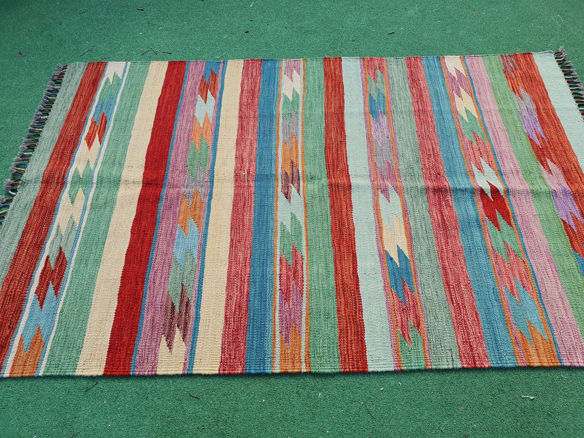 antique Oushak Wool Small Rug — pattern close-up