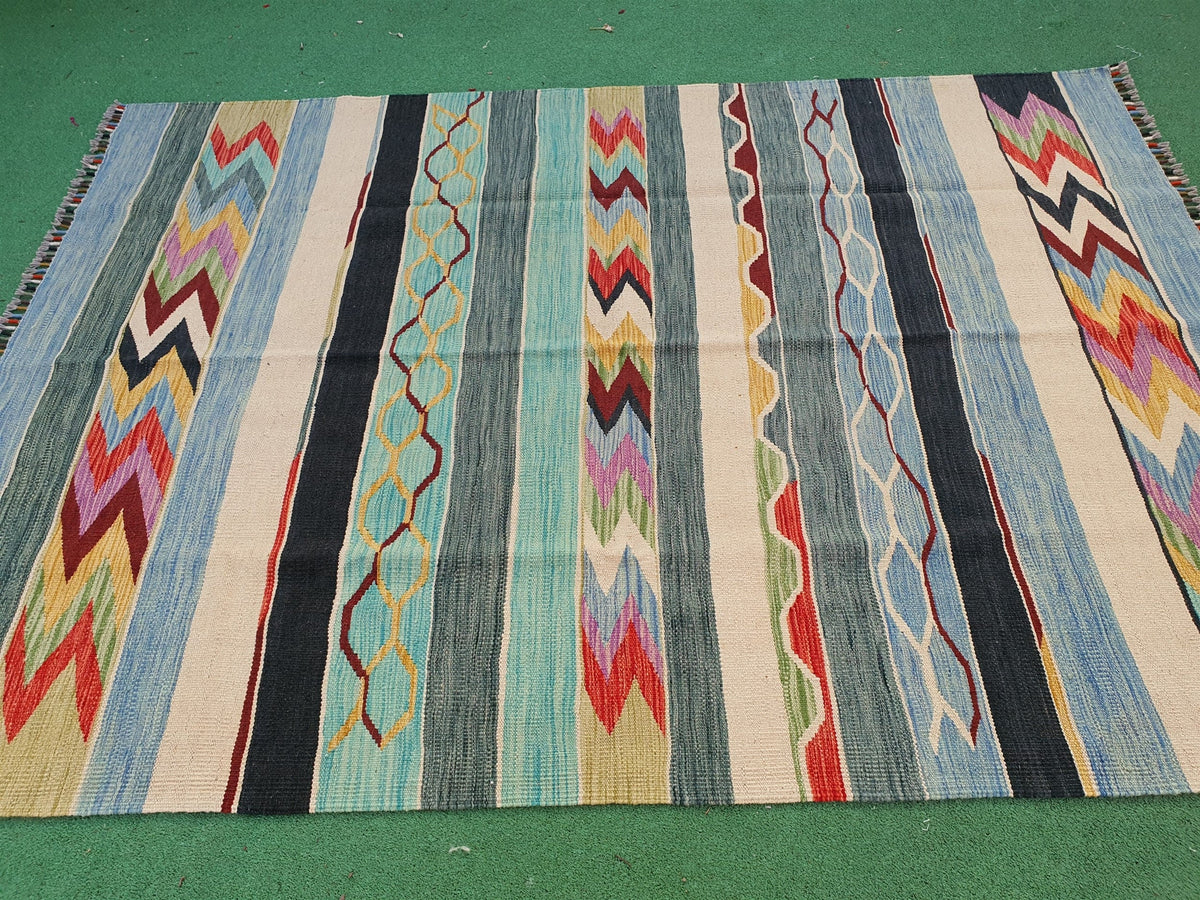 antique Oushak Wool Area Rug — corner detail
