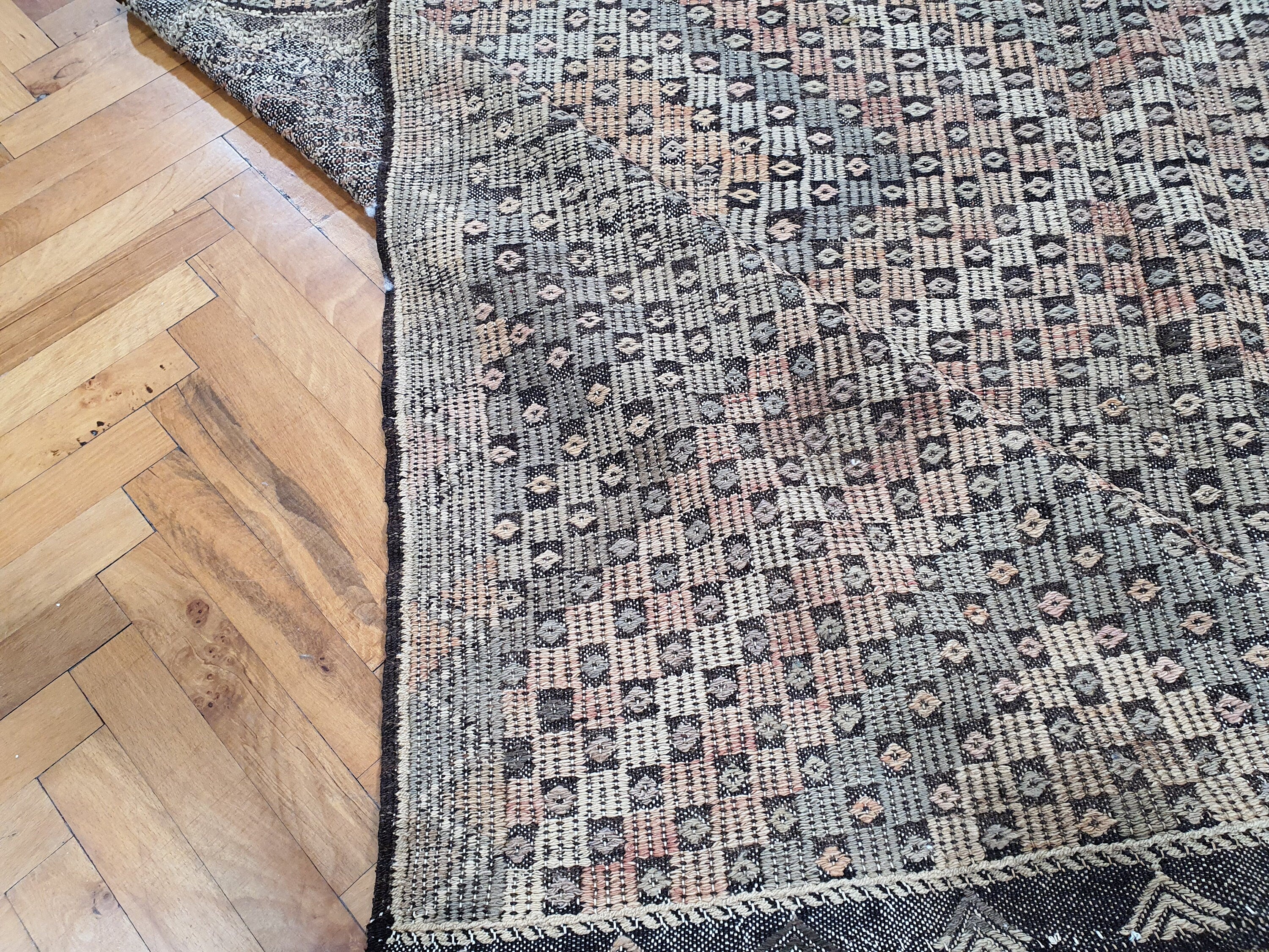 antique Konya Wool Area Rug — pattern close-up