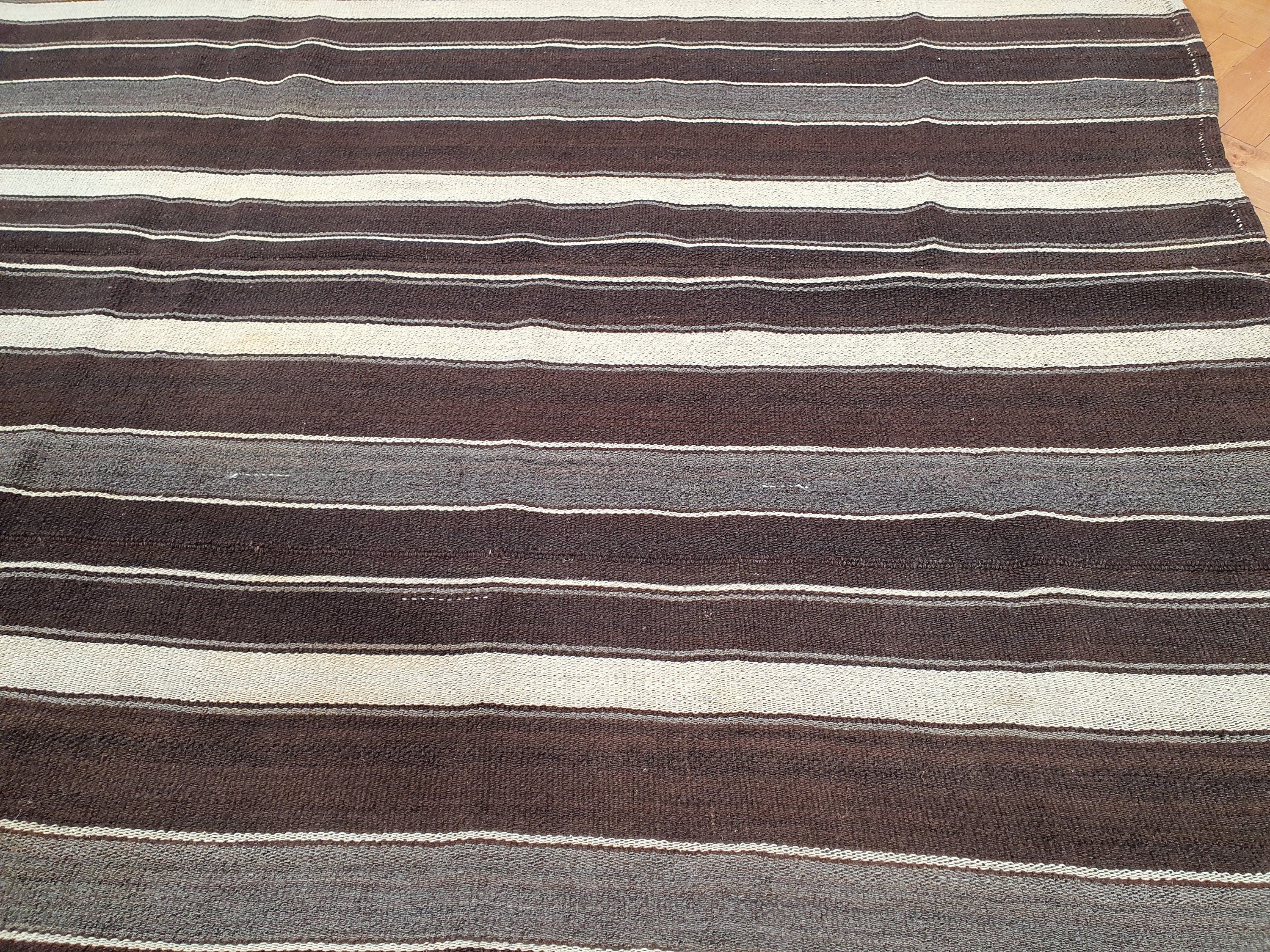 vintage Anatolian Wool Area Rug — pattern close-up