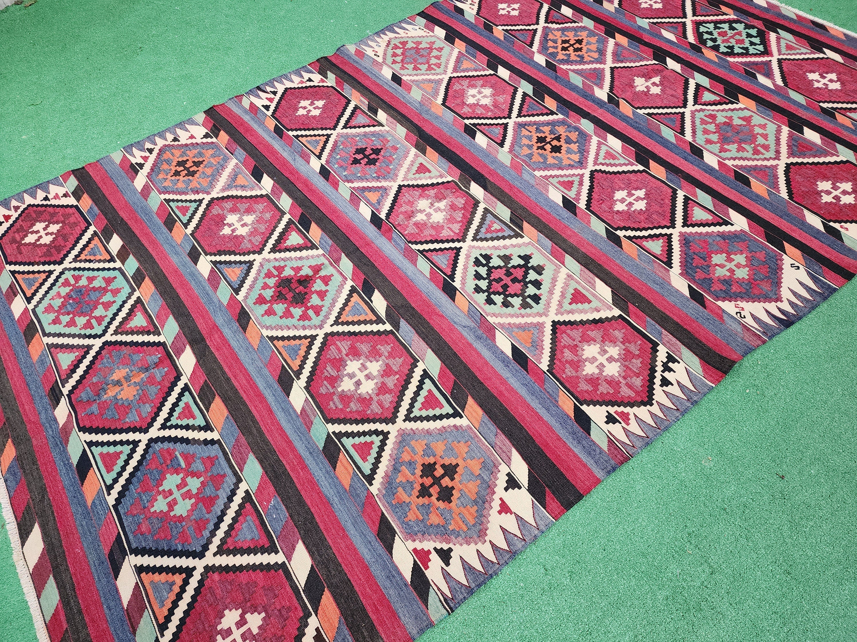 Vintage Caucasus Kazak Kilim, Handmade Organic Wool Rug, Tribal Nomadic Moroccan Bohemian Living Room Rustic Decor Persian Area Rug 6x10 ft