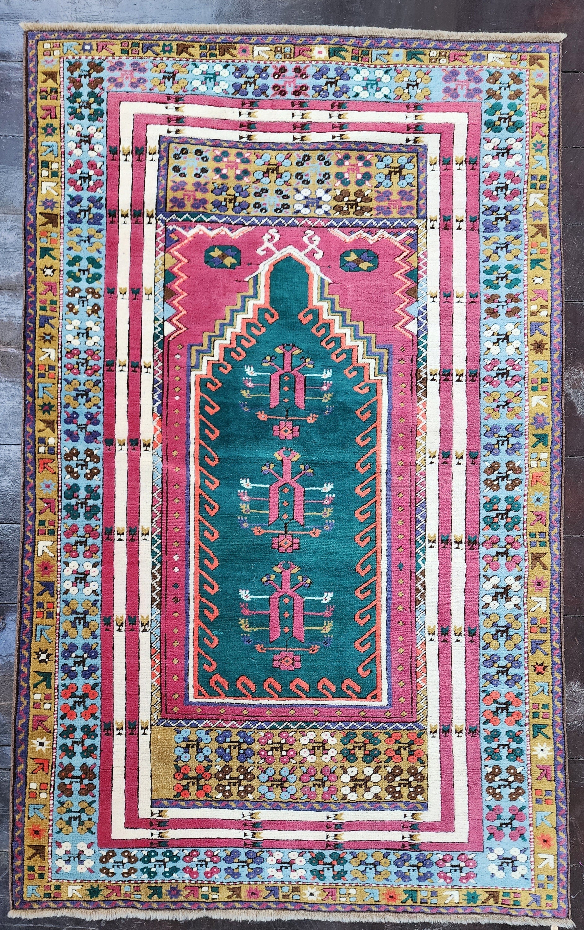 antique Konya Silk Small Rug — corner detail