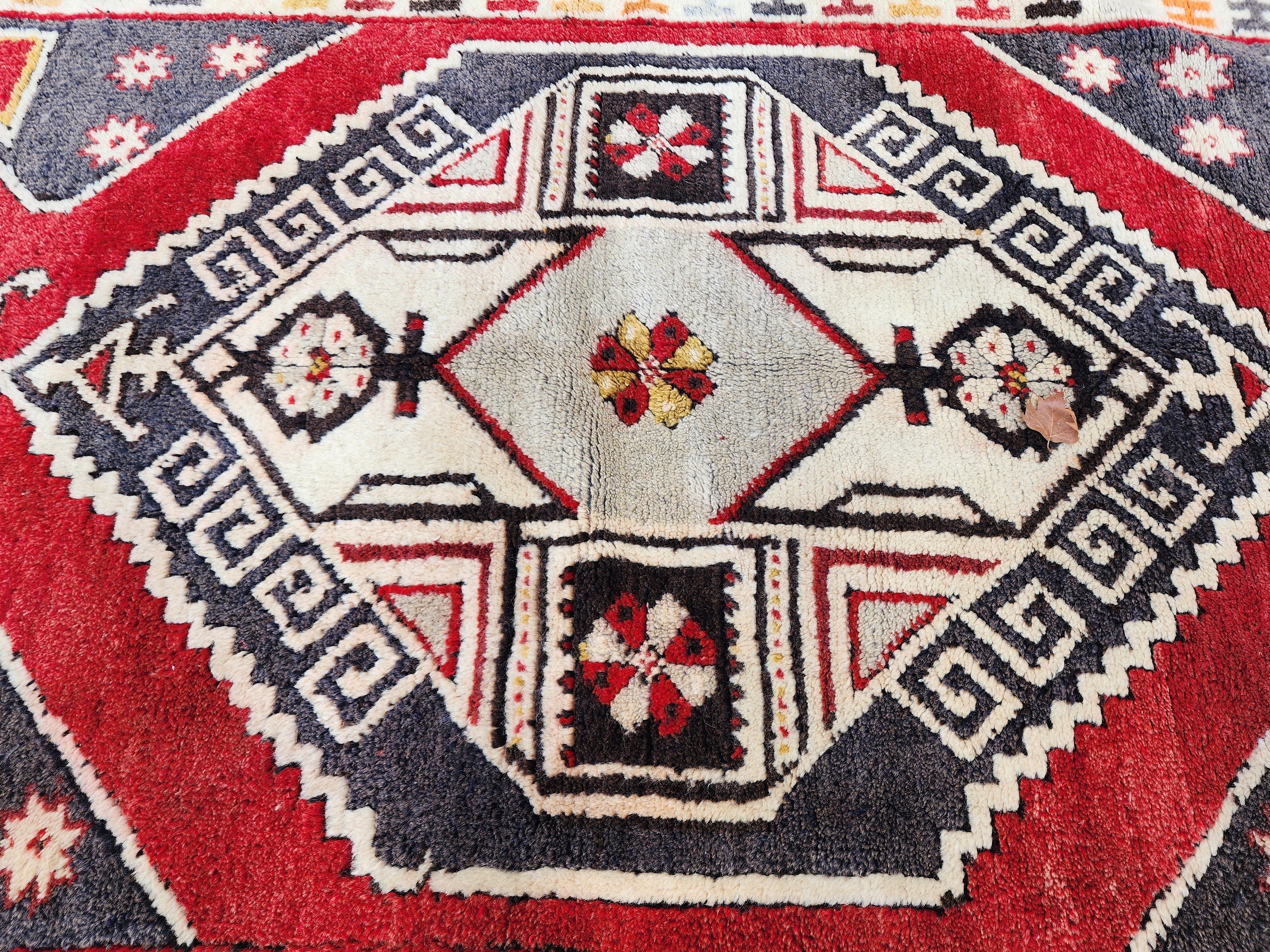 antique Konya Wool Small Rug — edge weave