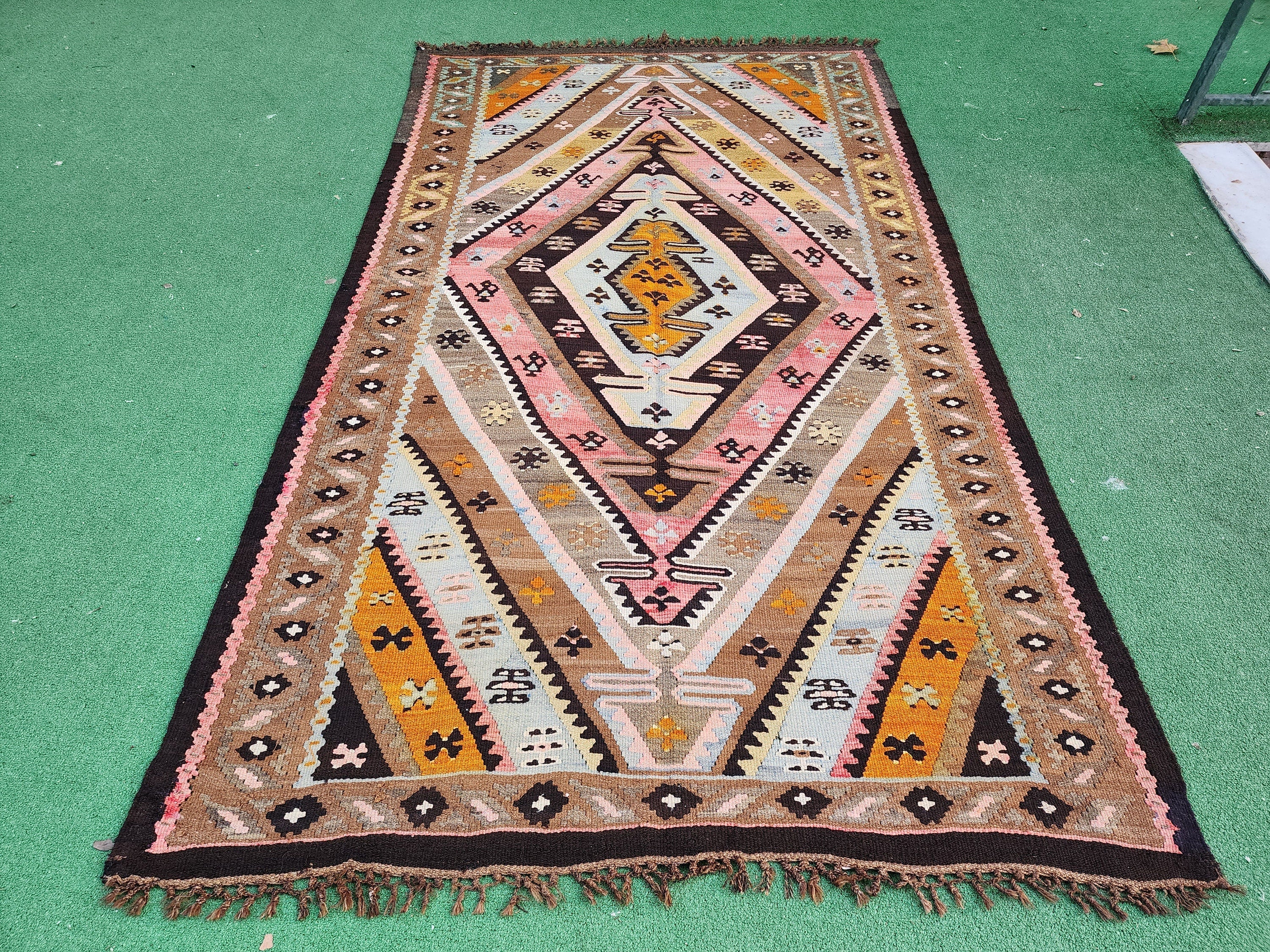 Skiathia — Vintage Oushak Wool Area Rug