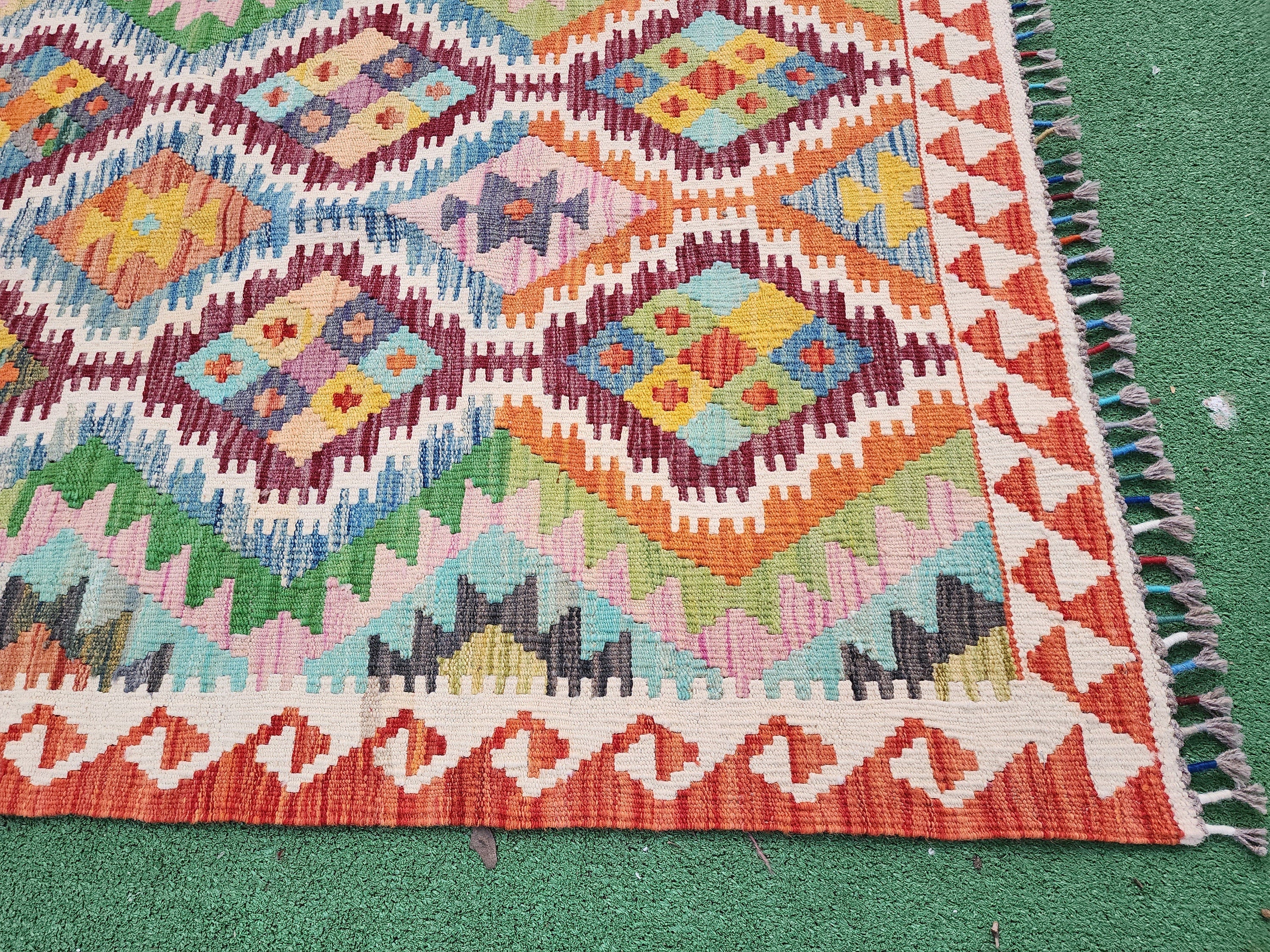 vintage Afghan Wool Small Rug — pattern close-up