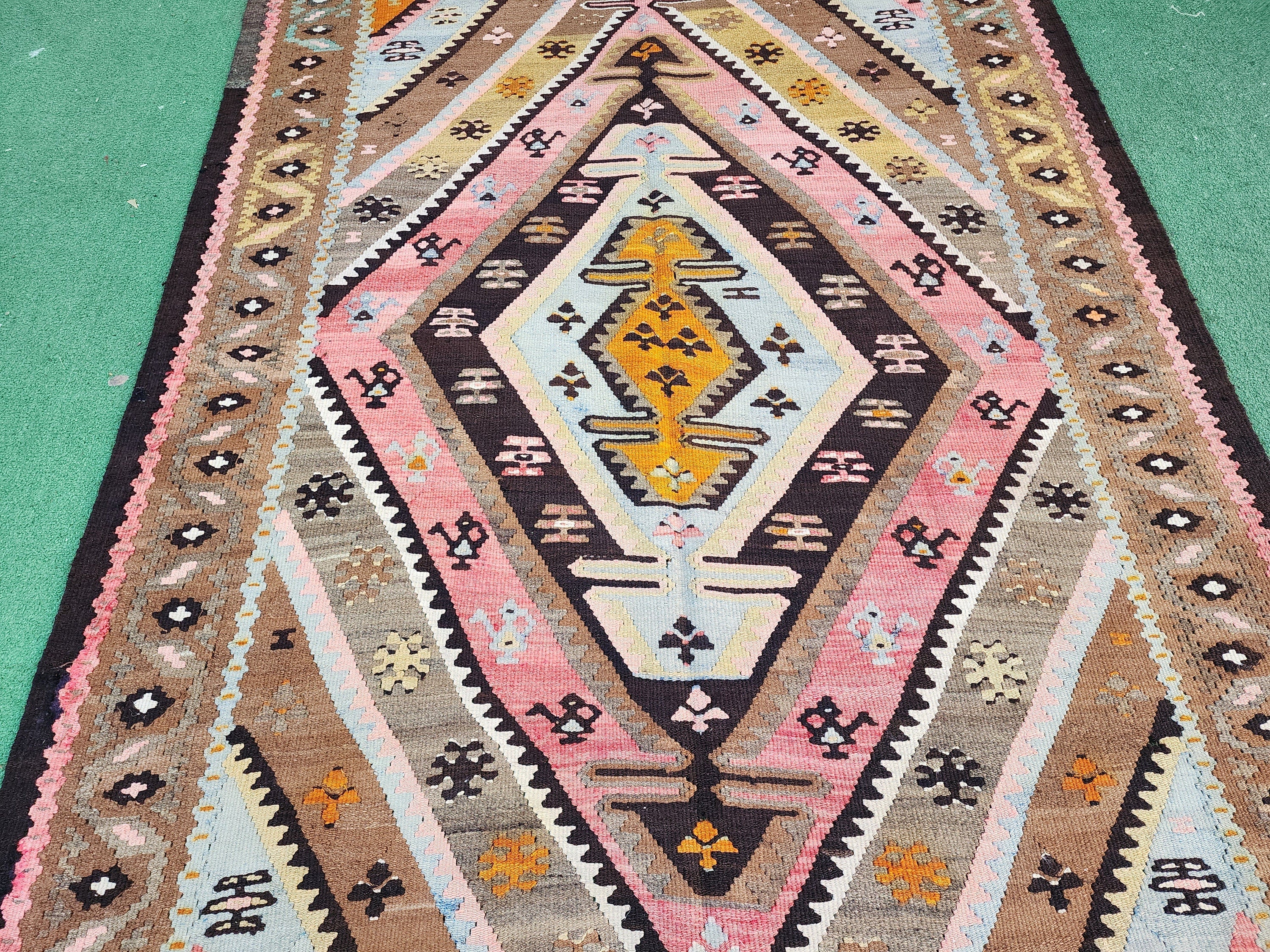 vintage Oushak Wool Area Rug — detail texture