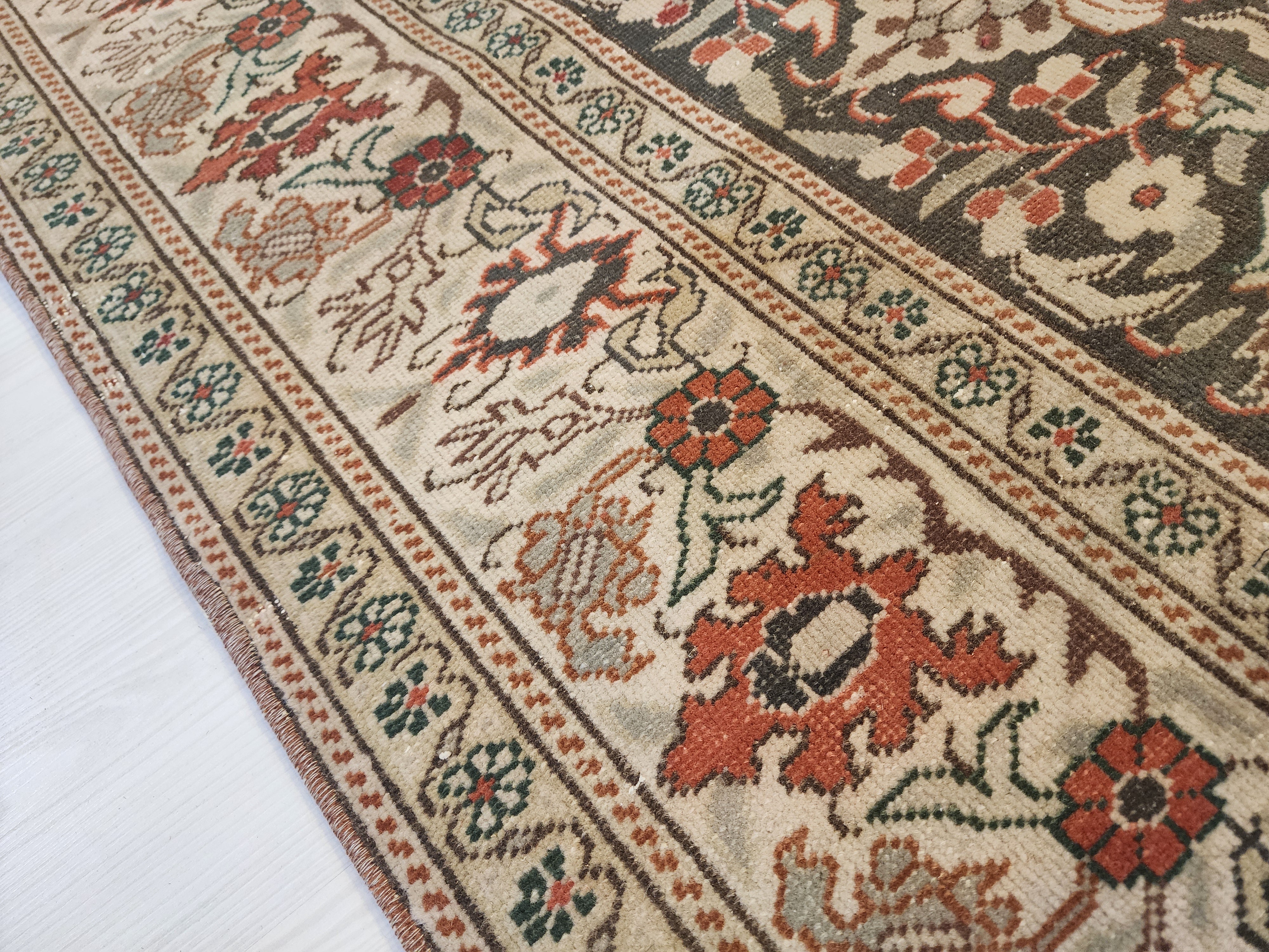 Helia — Vintage Kayseri Rug, Hand-Knotted Turkish Wool Floral Medallion Carpet (6'5"x9'6")