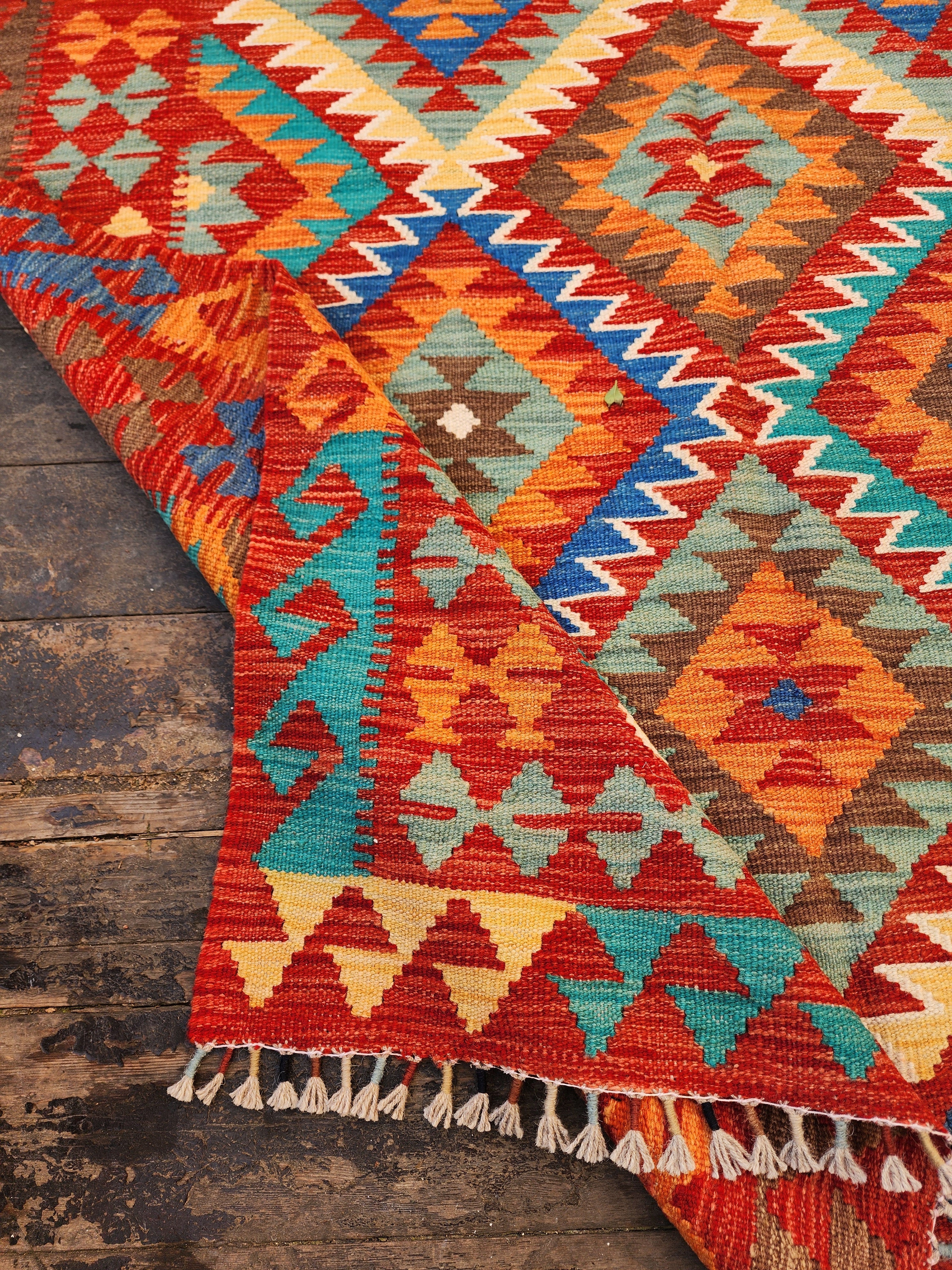 vintage Afghan Wool Area Rug — border pattern