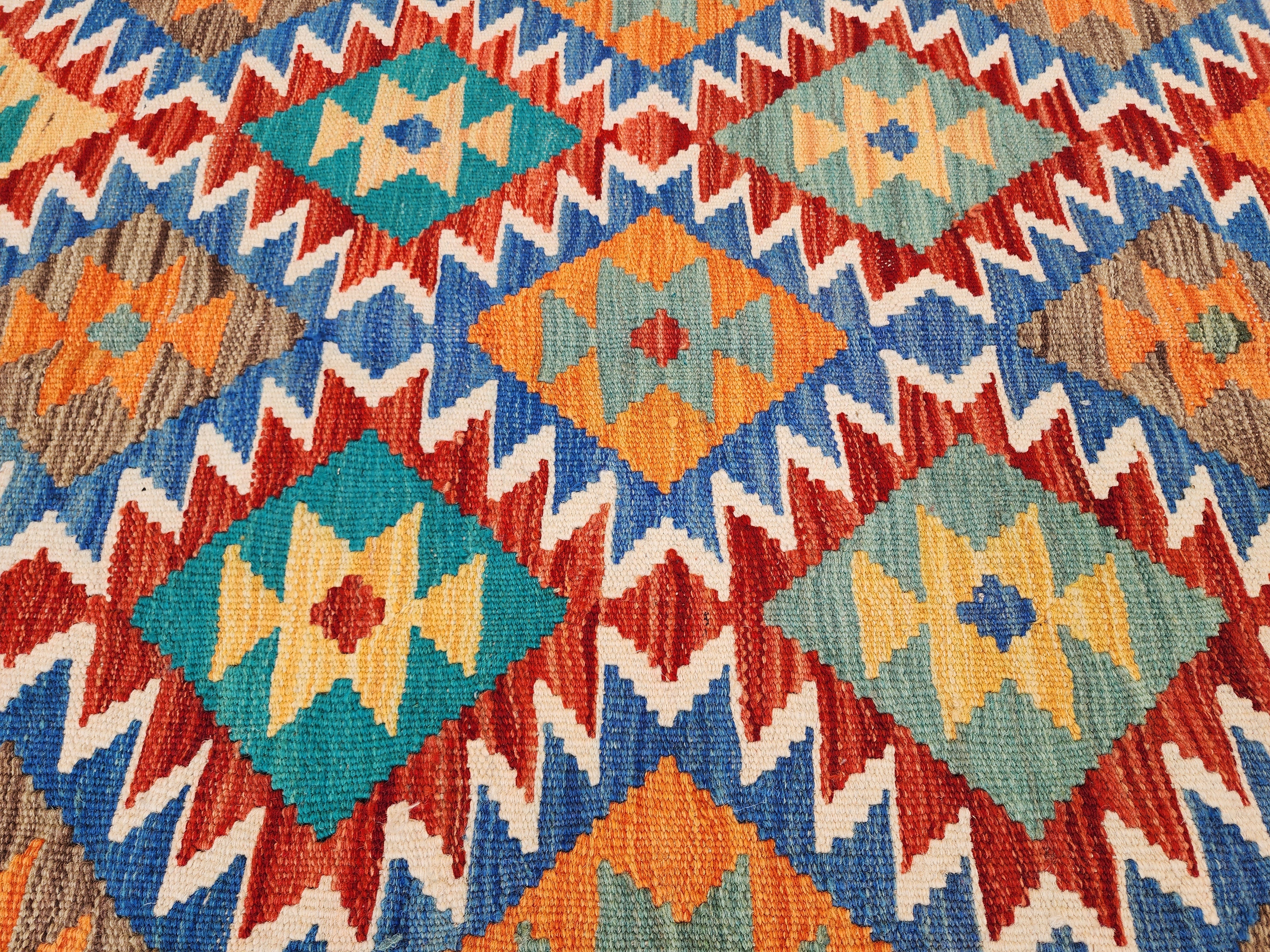 vintage Anatolian Wool Area Rug — edge weave