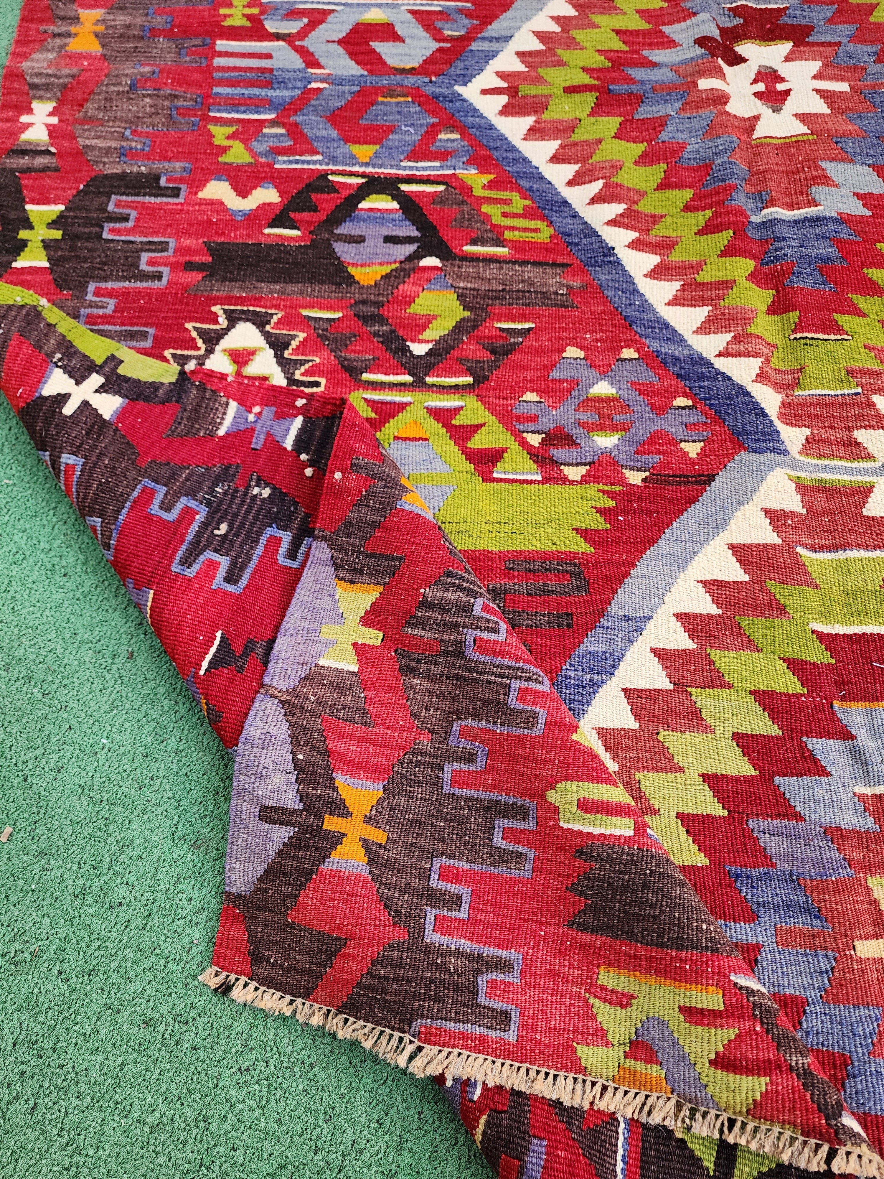 vintage Oushak Runner Rug — corner detail