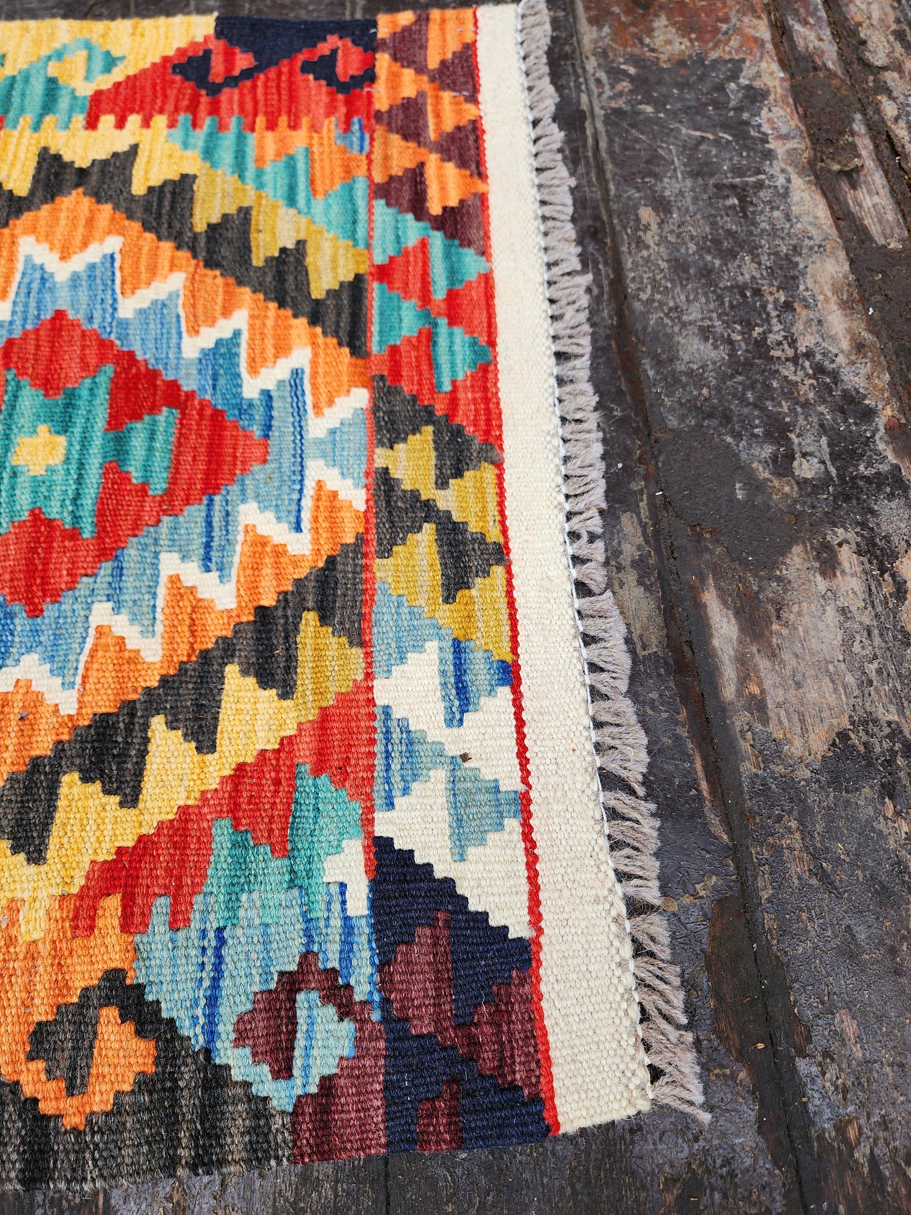 vintage Anatolian Wool Small Rug — pattern close-up