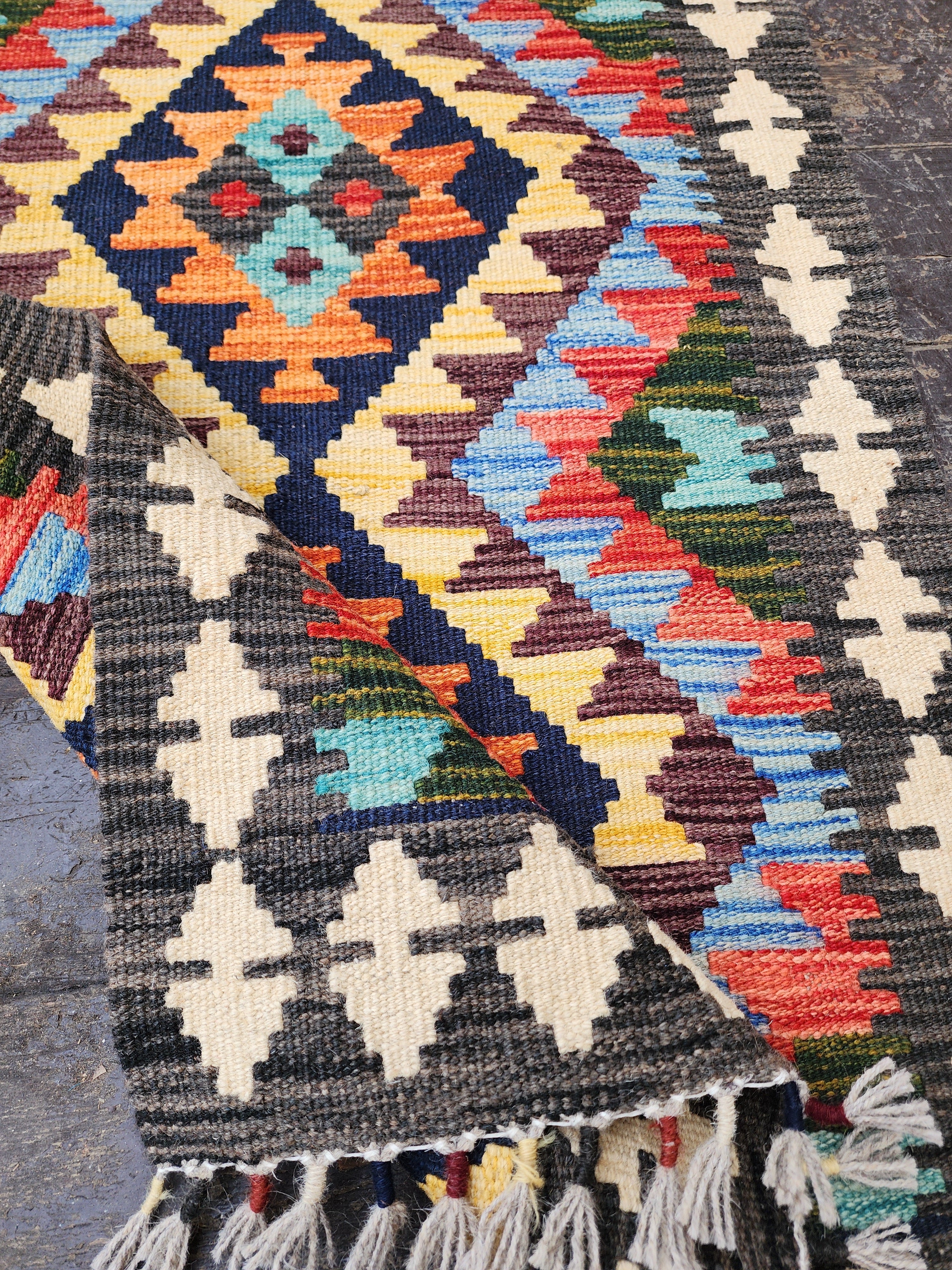 vintage Anatolian Wool Small Rug — pattern close-up