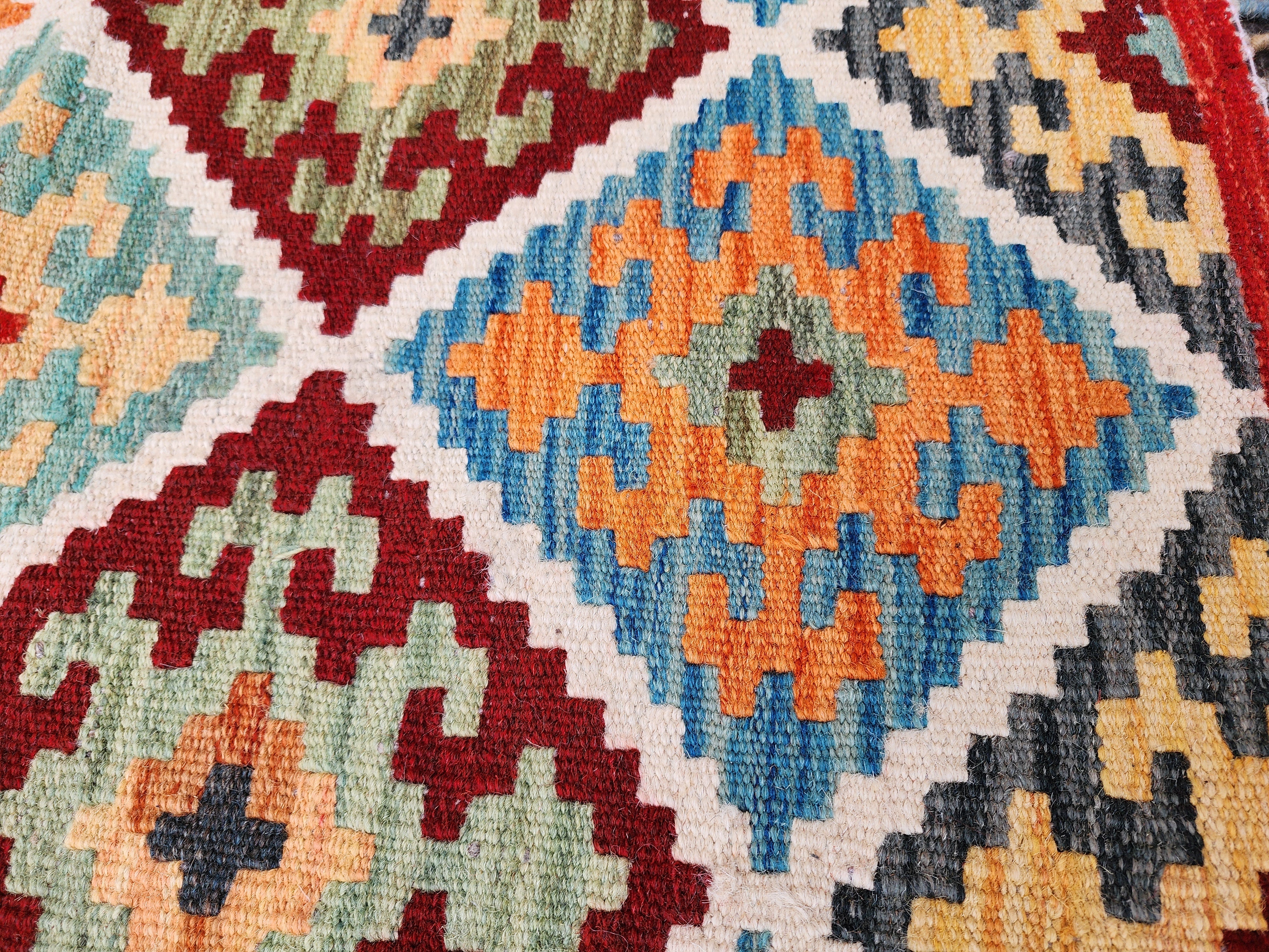 vintage Anatolian Wool Small Rug — pattern close-up