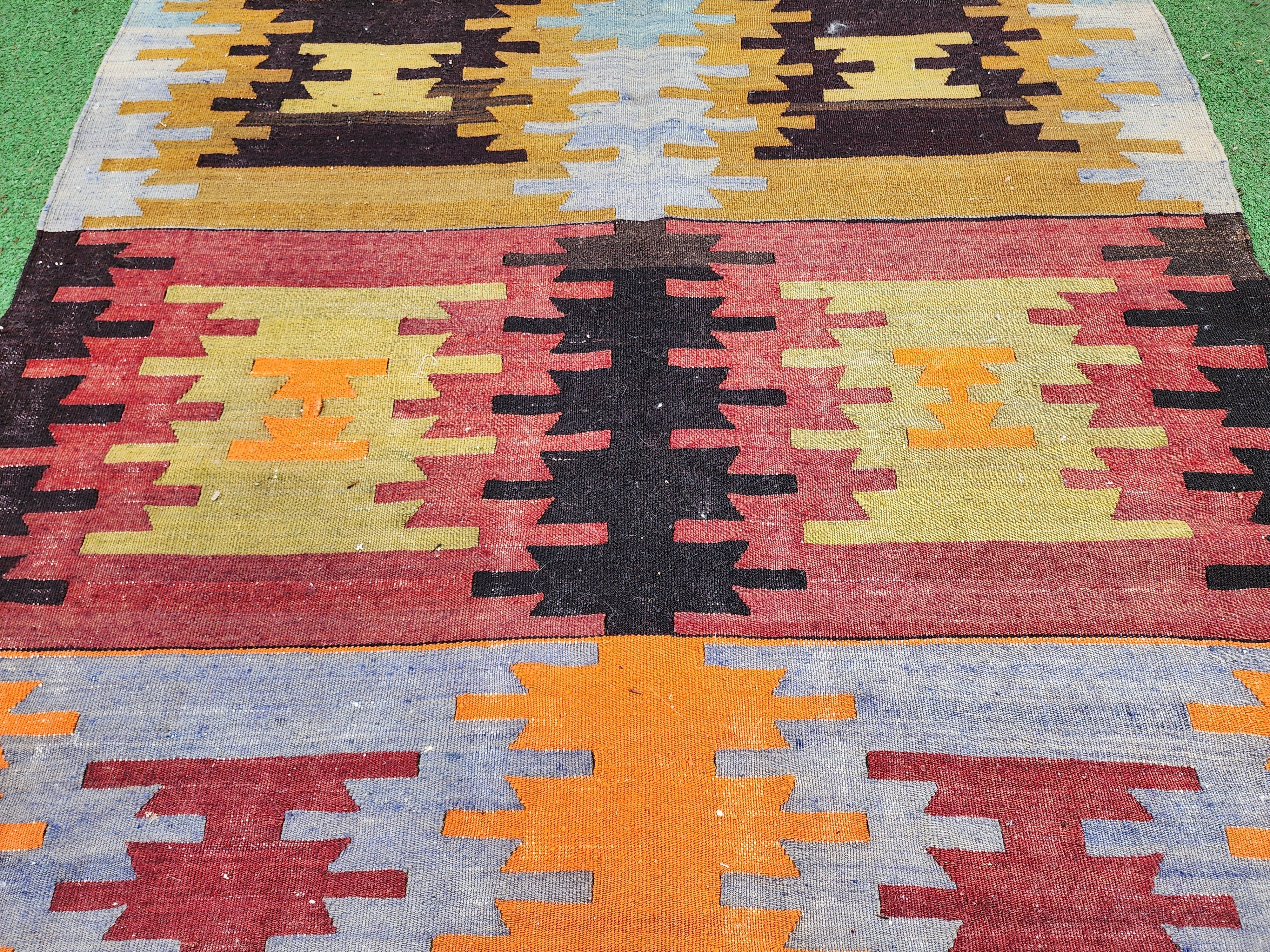 vintage Anatolian Wool Small Rug — pattern close-up