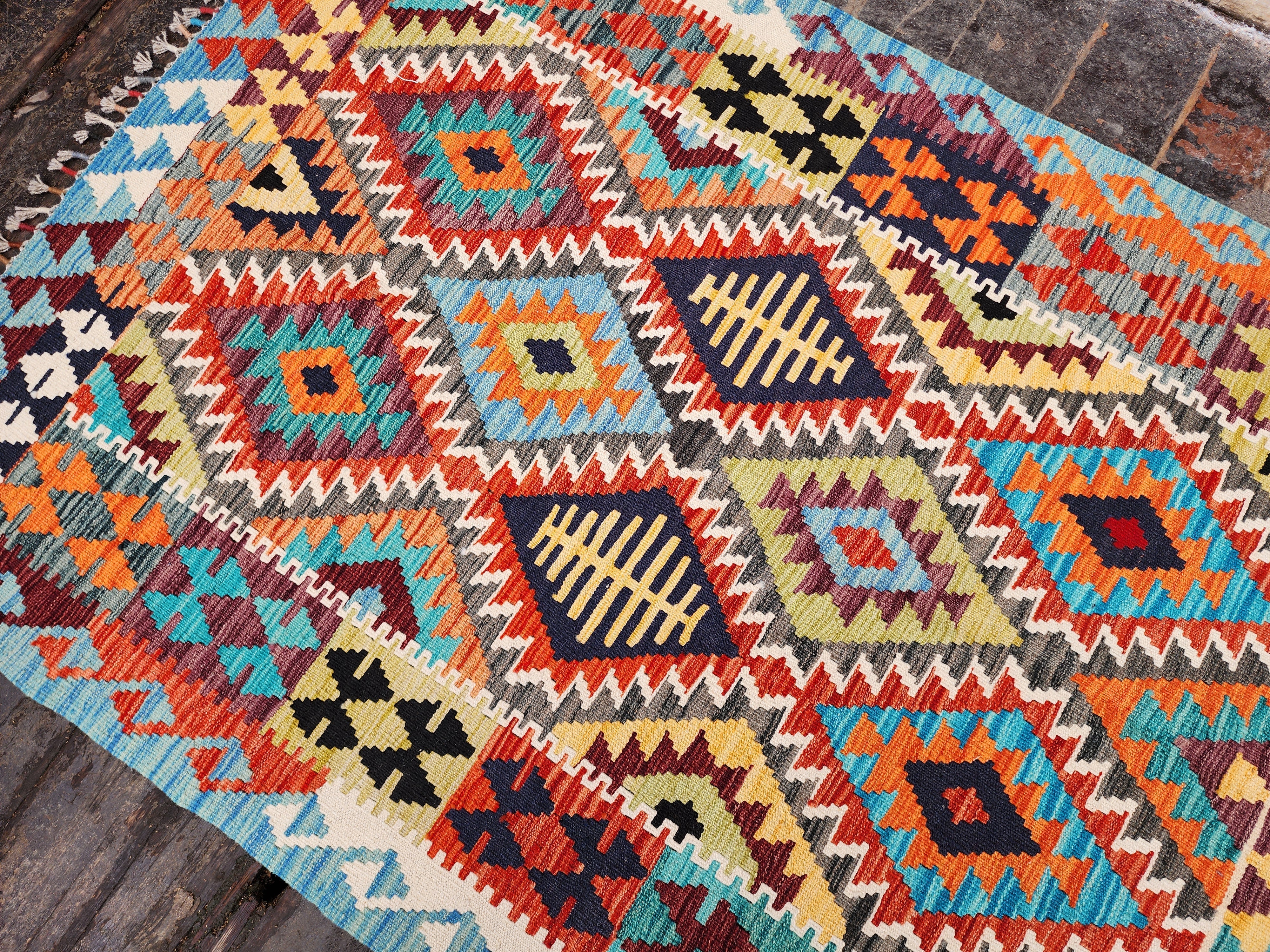 vintage Anatolian Wool Small Rug — pattern close-up