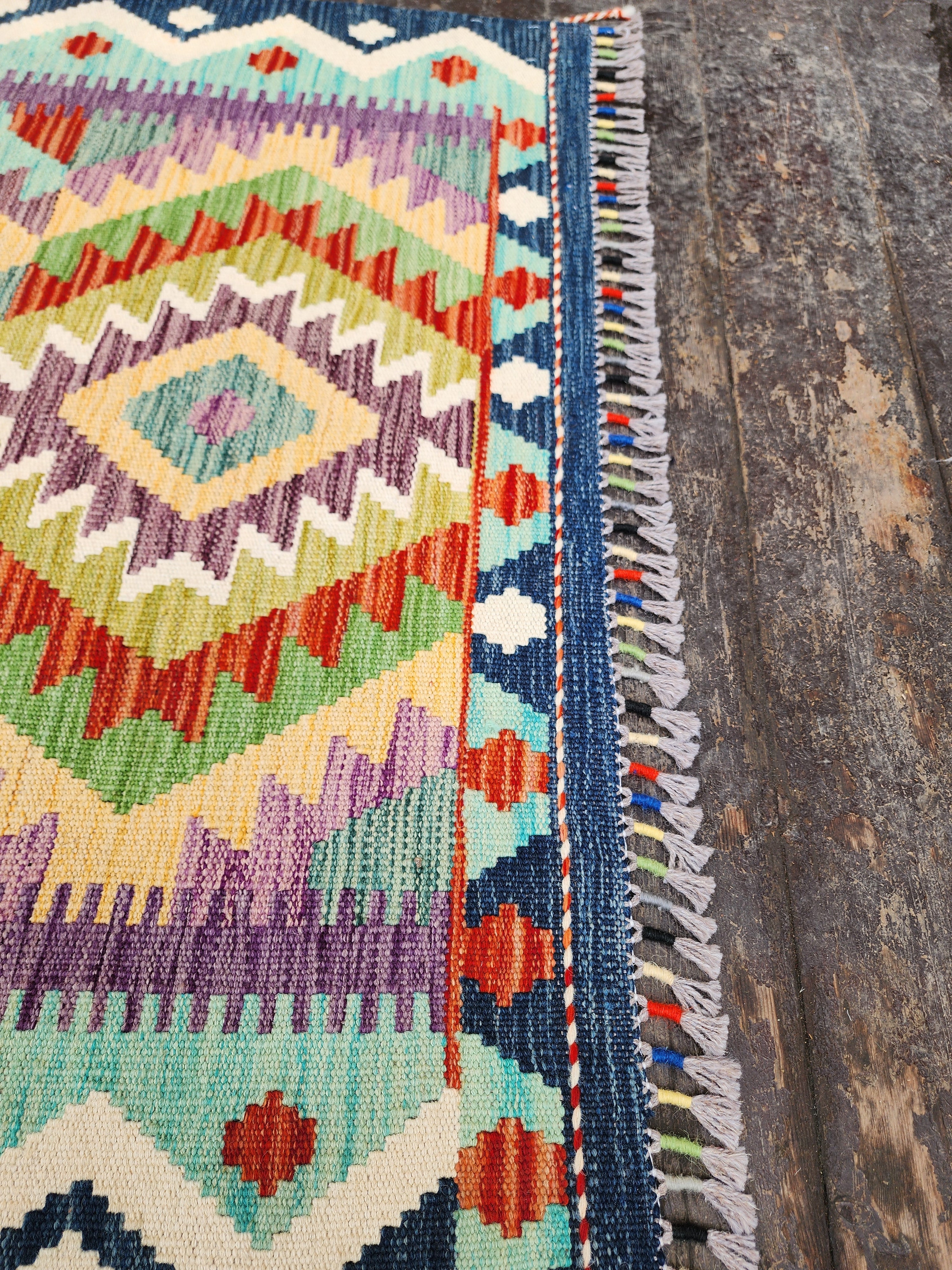 vintage Anatolian Wool Small Rug — corner detail