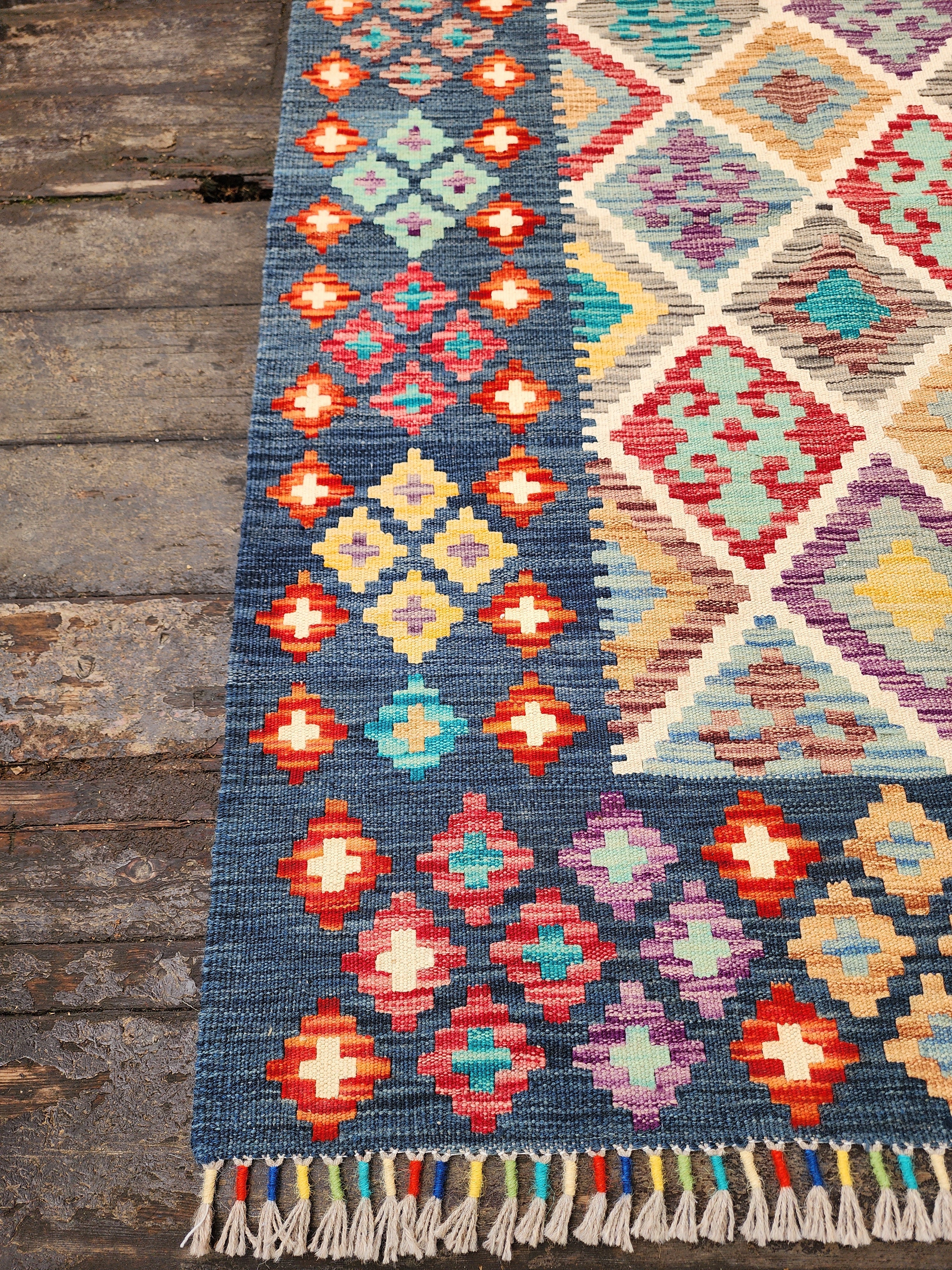 vintage Anatolian Wool Small Rug — pattern close-up