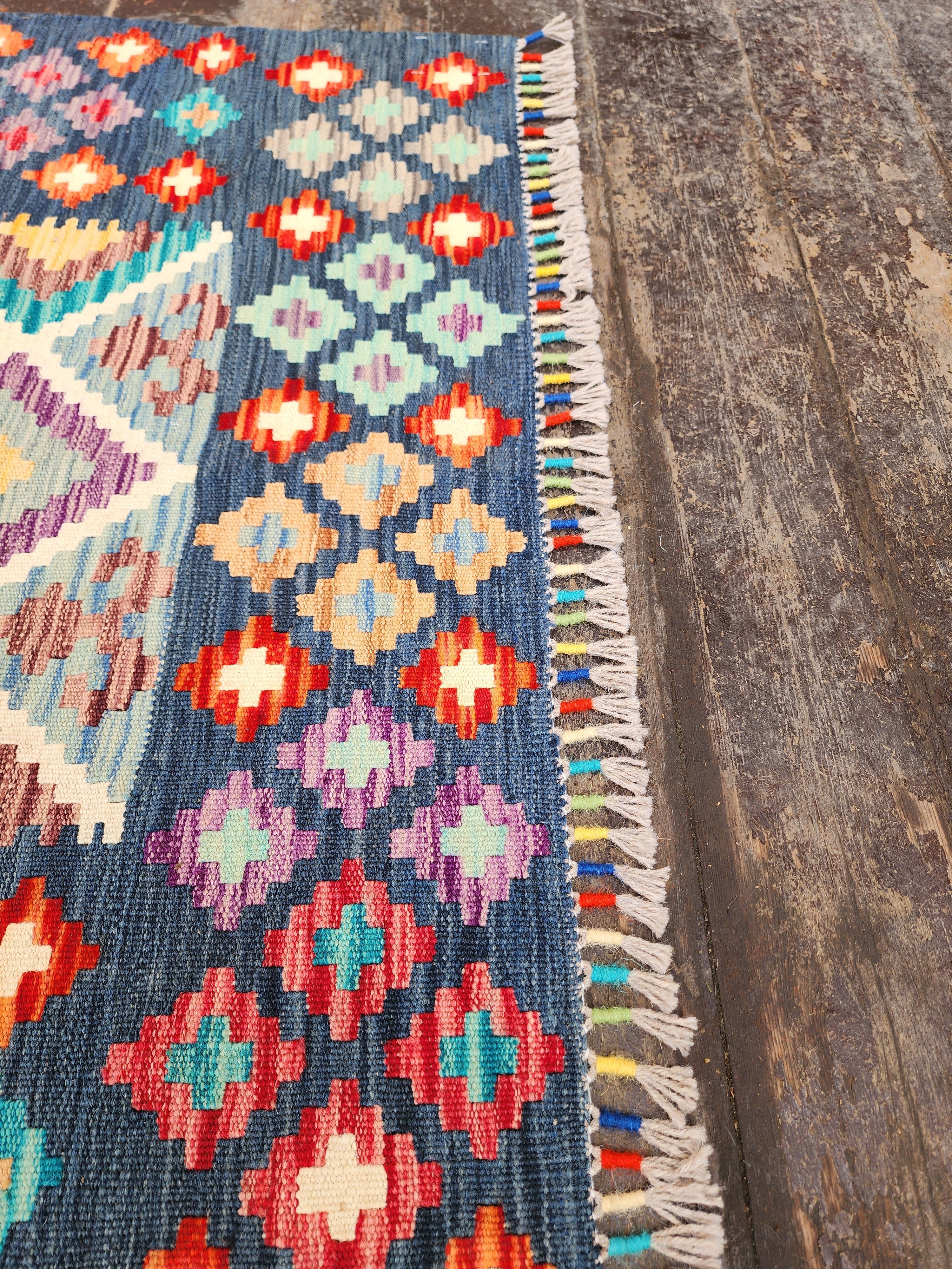 vintage Anatolian Wool Small Rug — corner detail