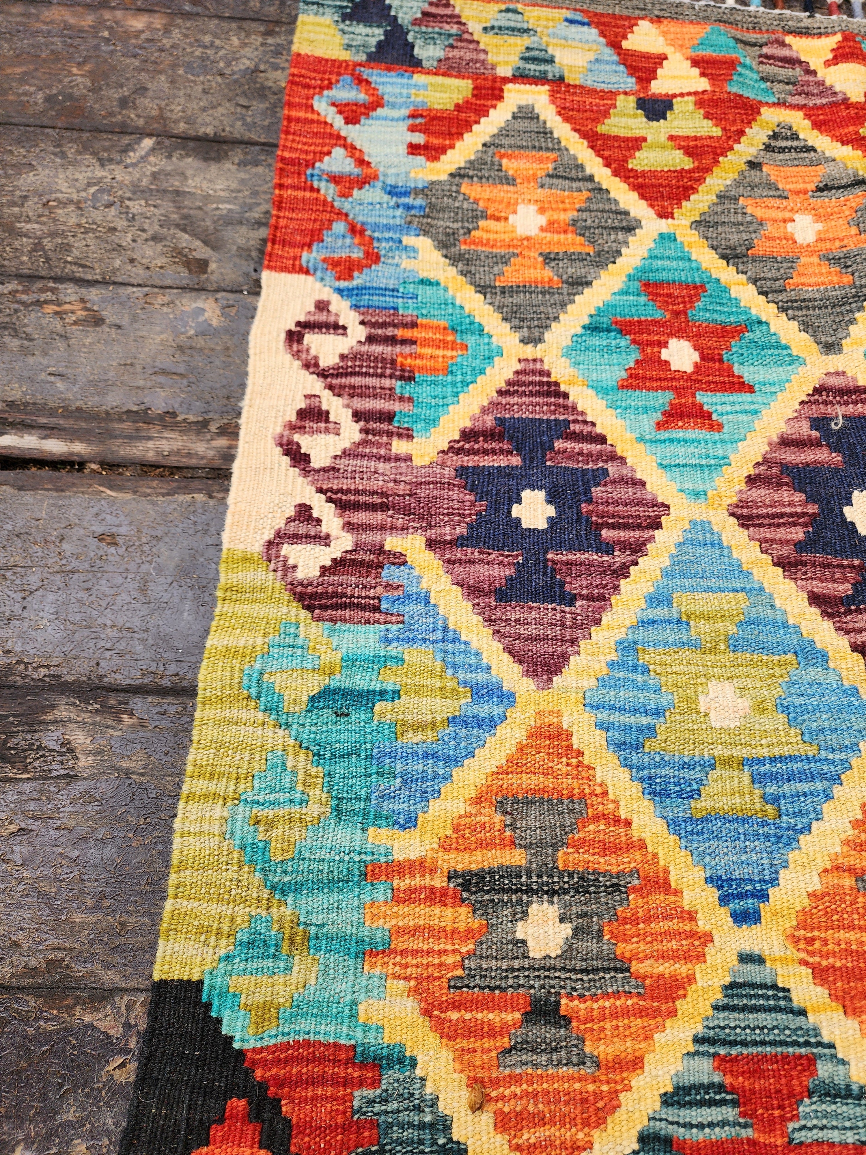 vintage Anatolian Wool Small Rug — corner detail
