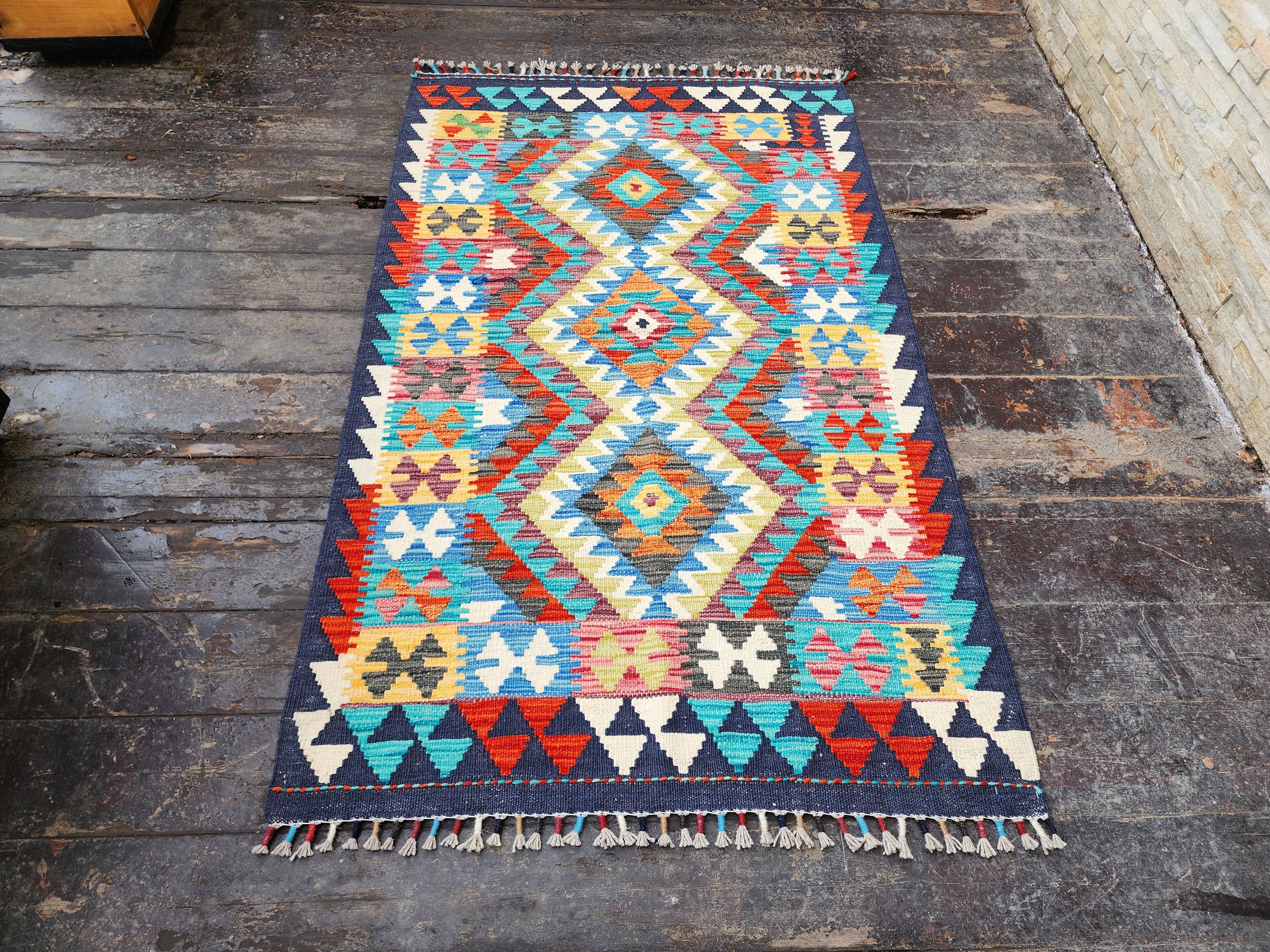 antique Oushak Wool Small Rug — corner detail