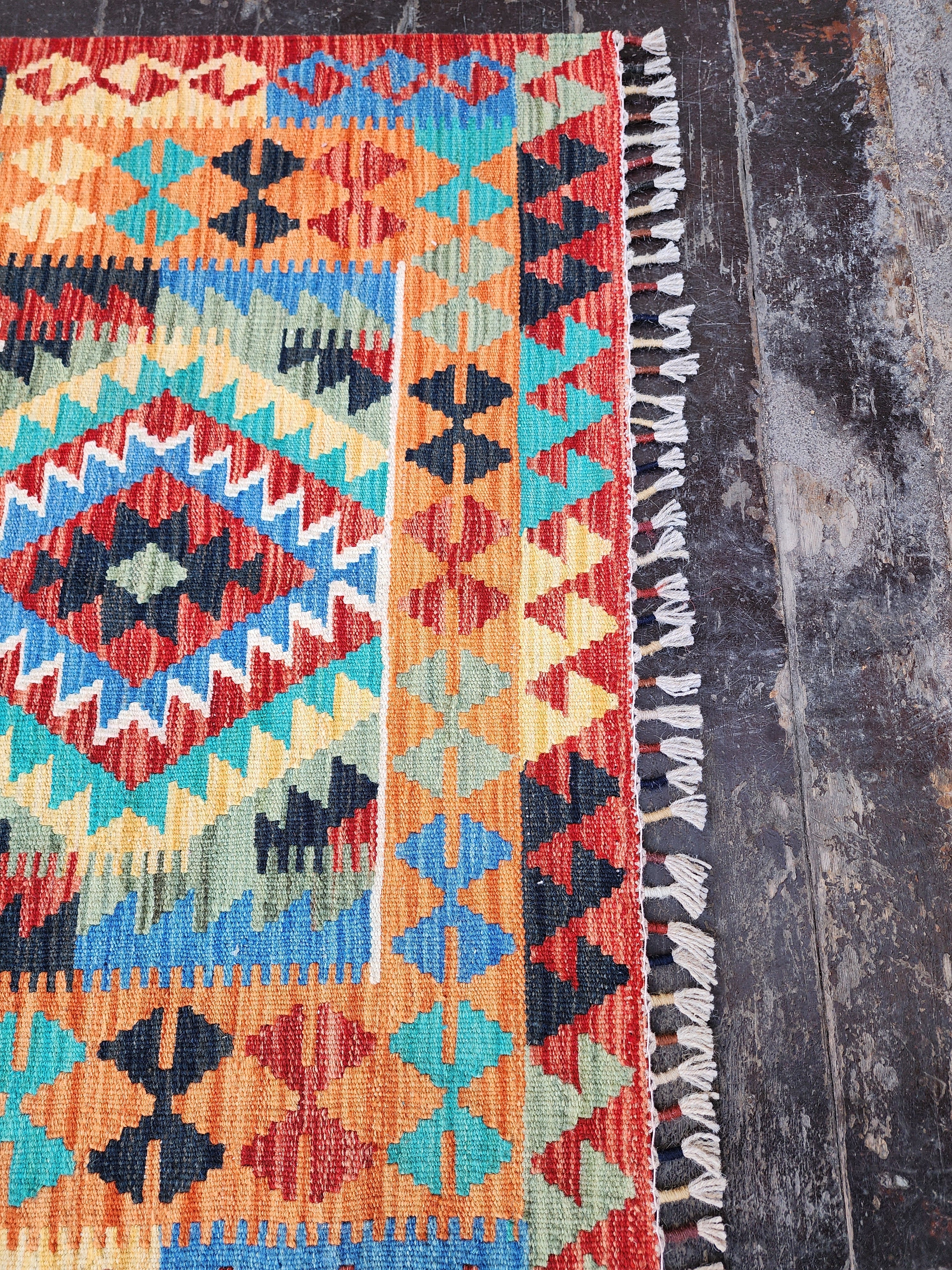vintage Anatolian Wool Small Rug — pattern close-up
