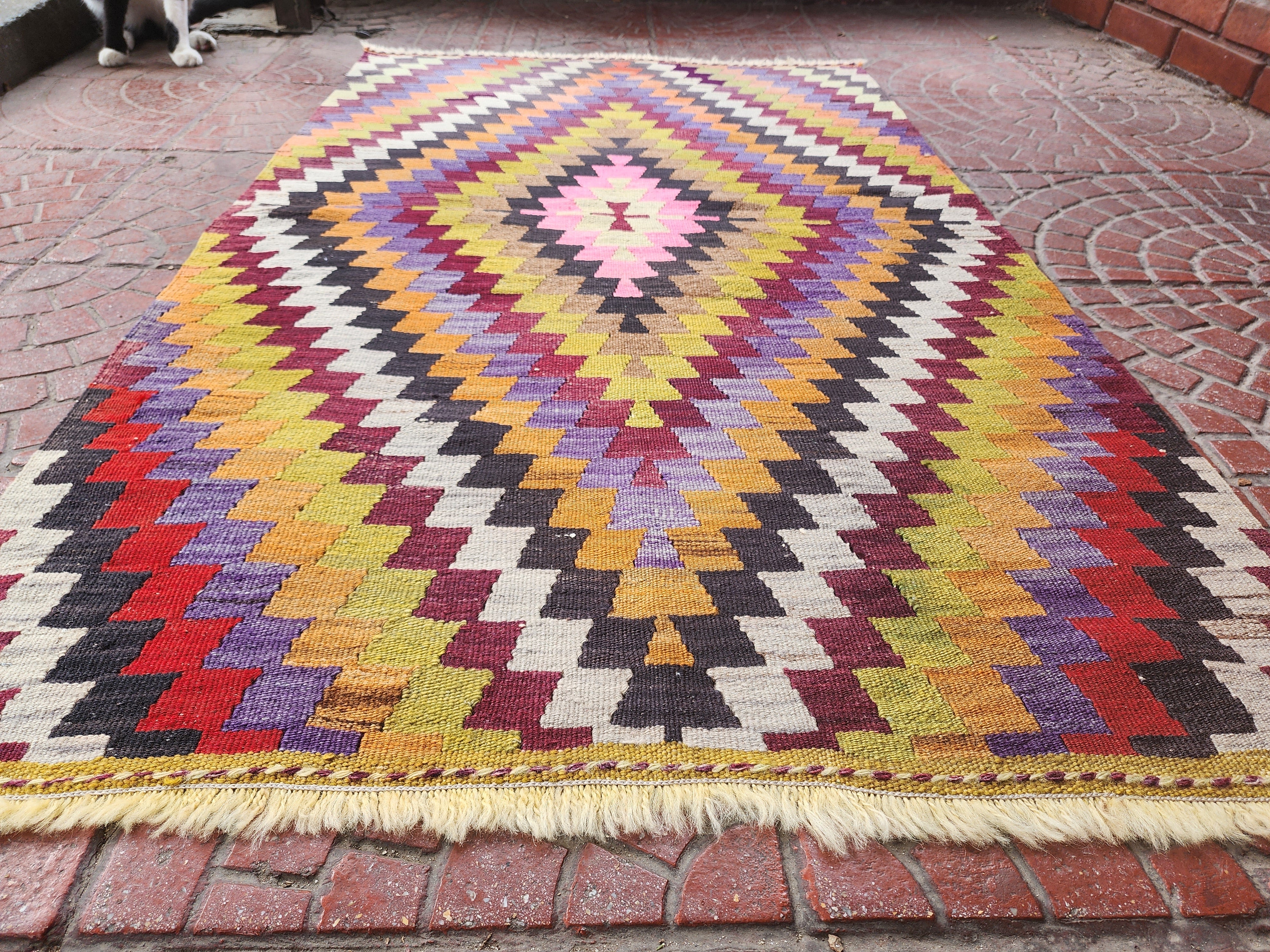 vintage Oushak Wool Small Rug — edge weave
