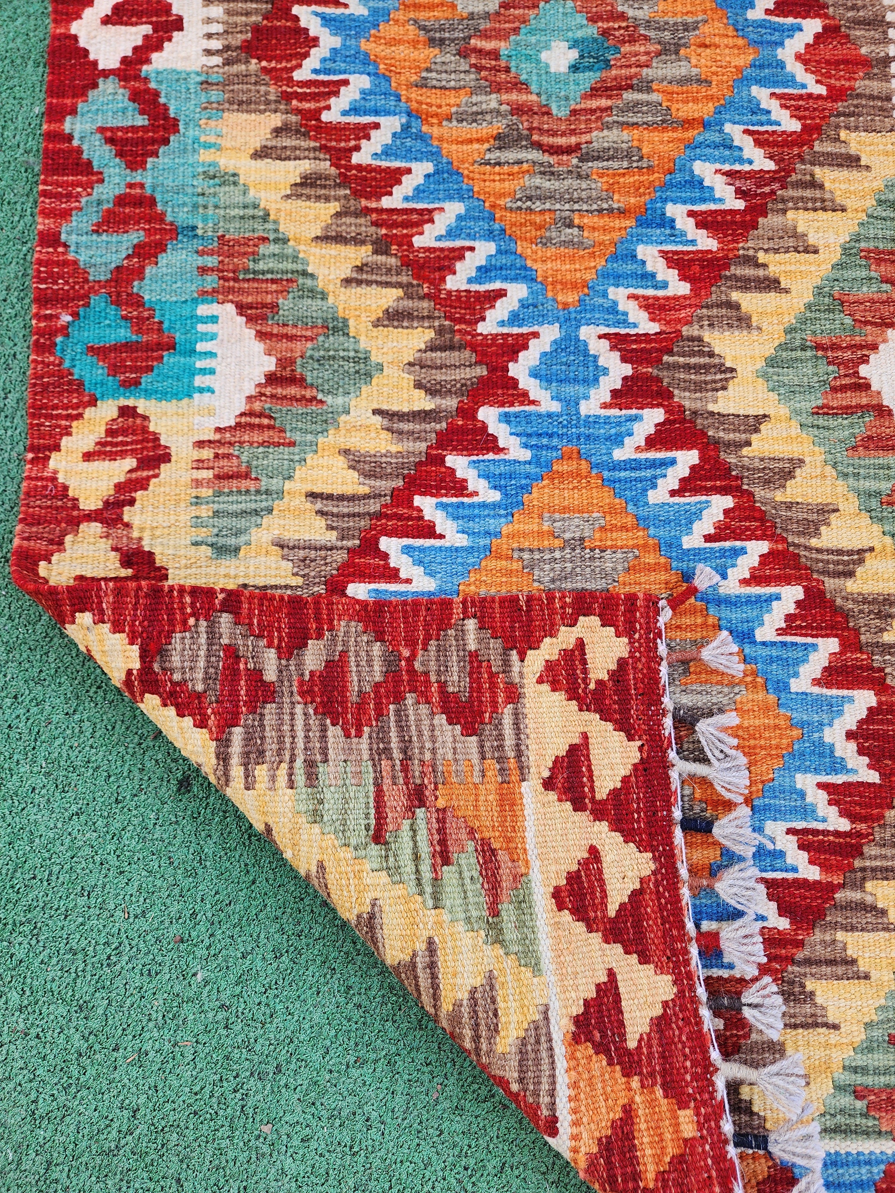 vintage Kilim Wool Runner Rug — colour close-up