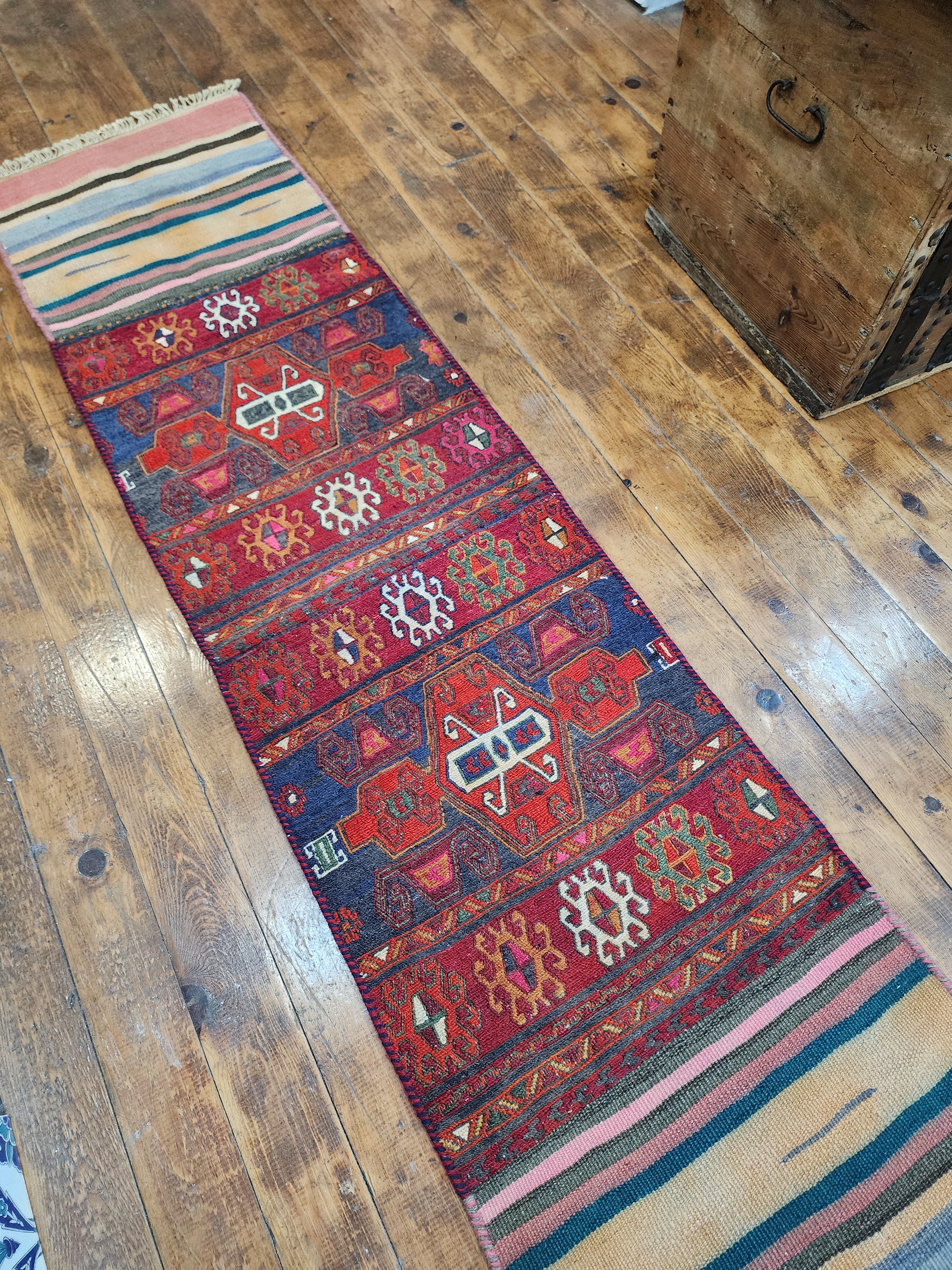 Vintage Soumak Kilim Runner Rug: Turkish Wool Flatweave, 6x2