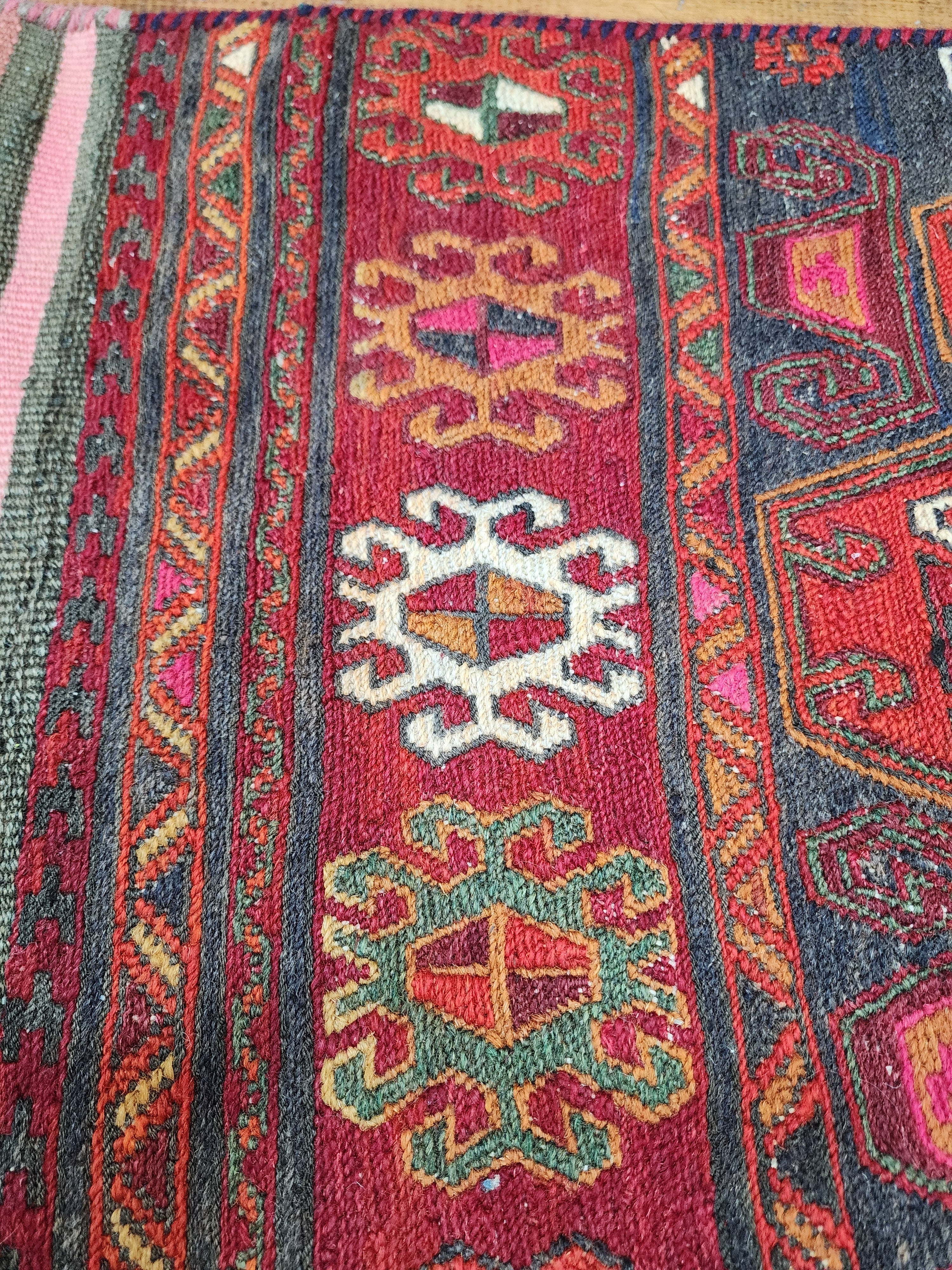 vintage Soumak Wool Runner Rug — corner detail