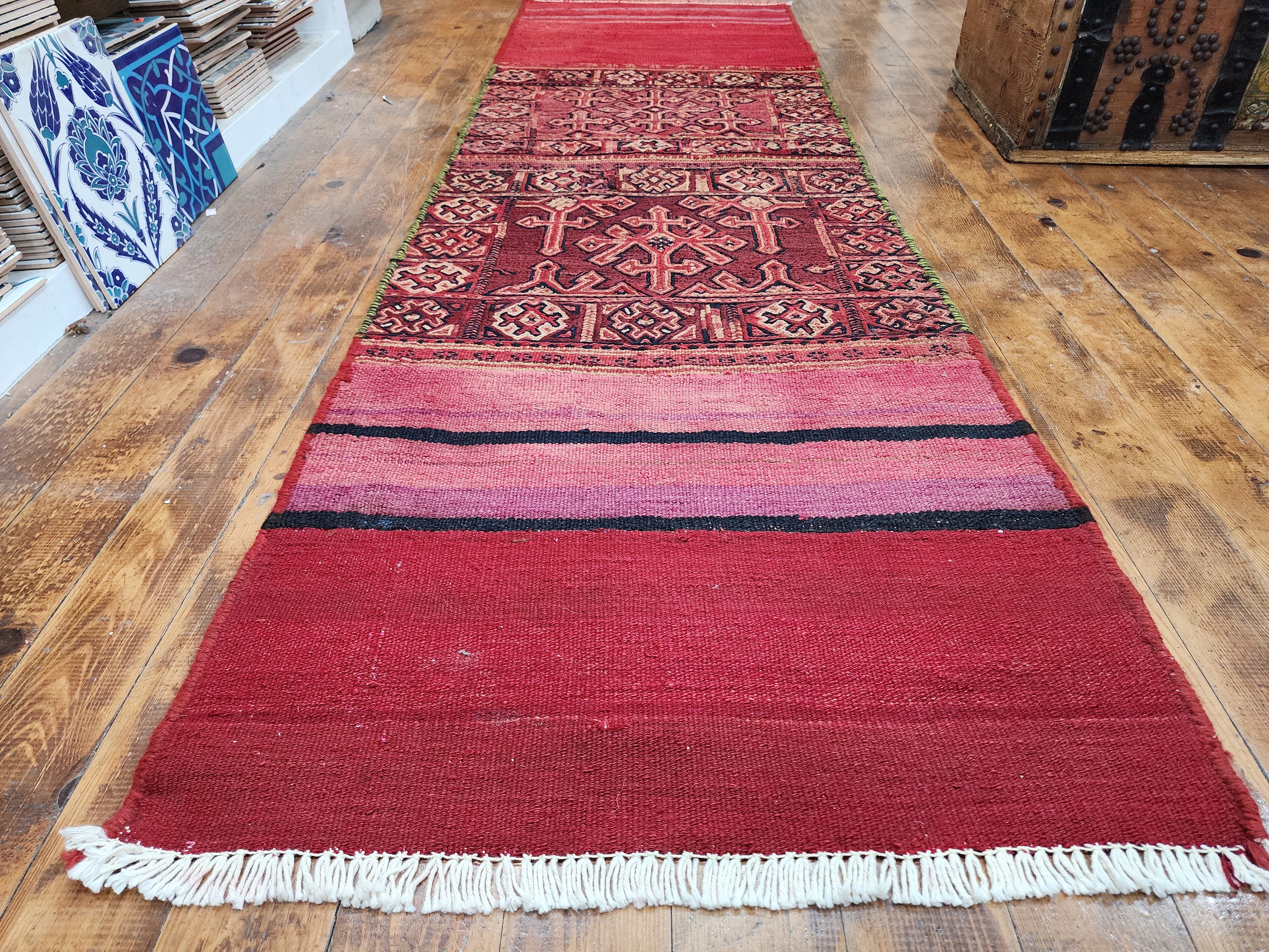 Vintage Soumak Kilim Runner Rug: Turkish Wool Flatweave, 6x2