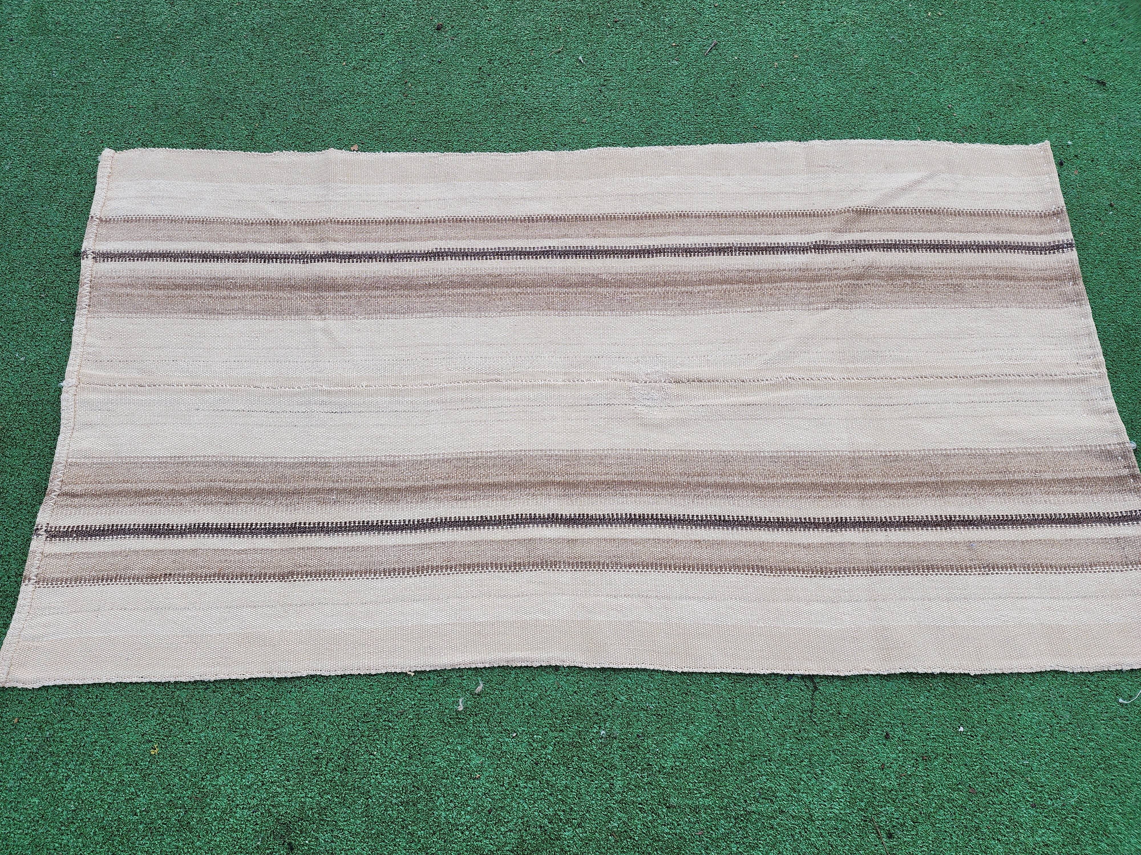 vintage Konya Wool Small Rug — corner detail