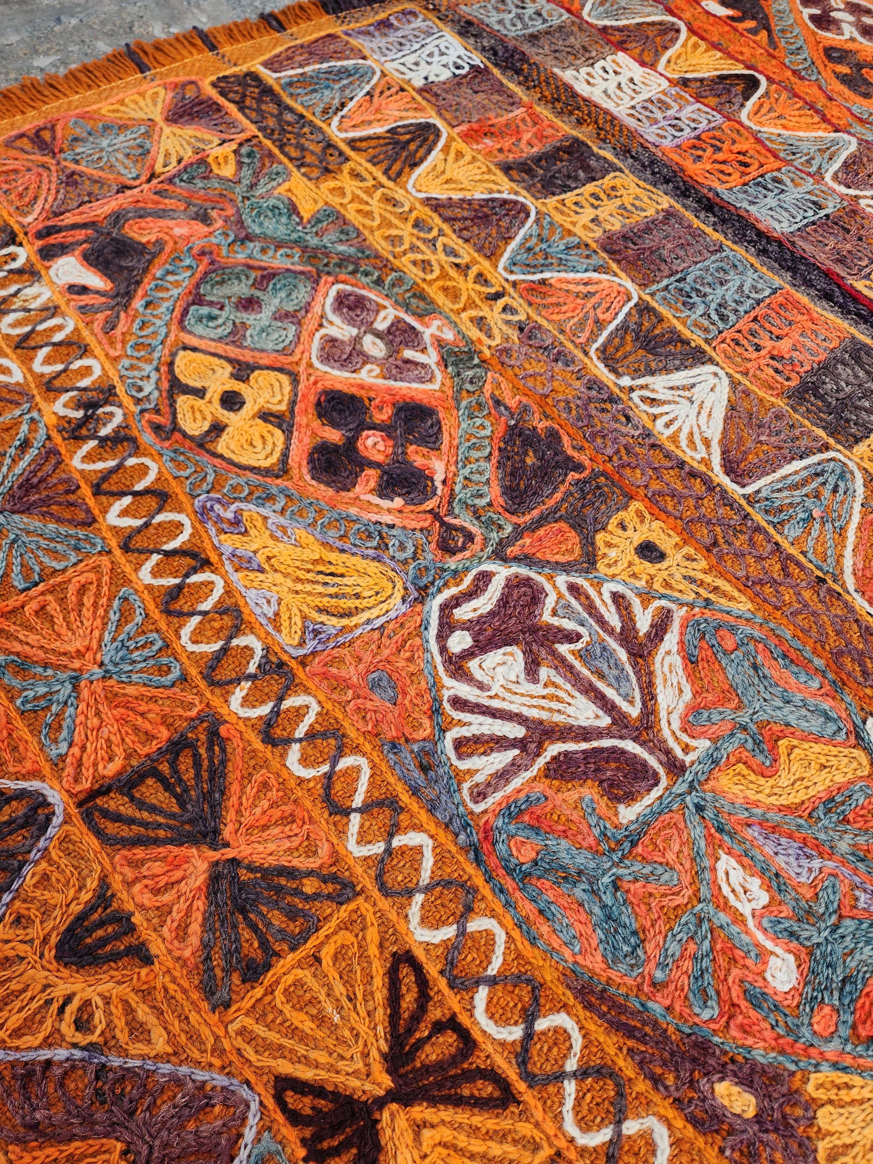 vintage Kilim Area Rug — edge weave