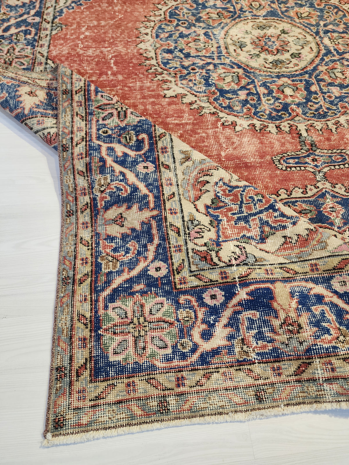 Large Vintage Anatolian Rug – Distressed Terracotta Red Medallion Carpet (7'2" x 10'7")
